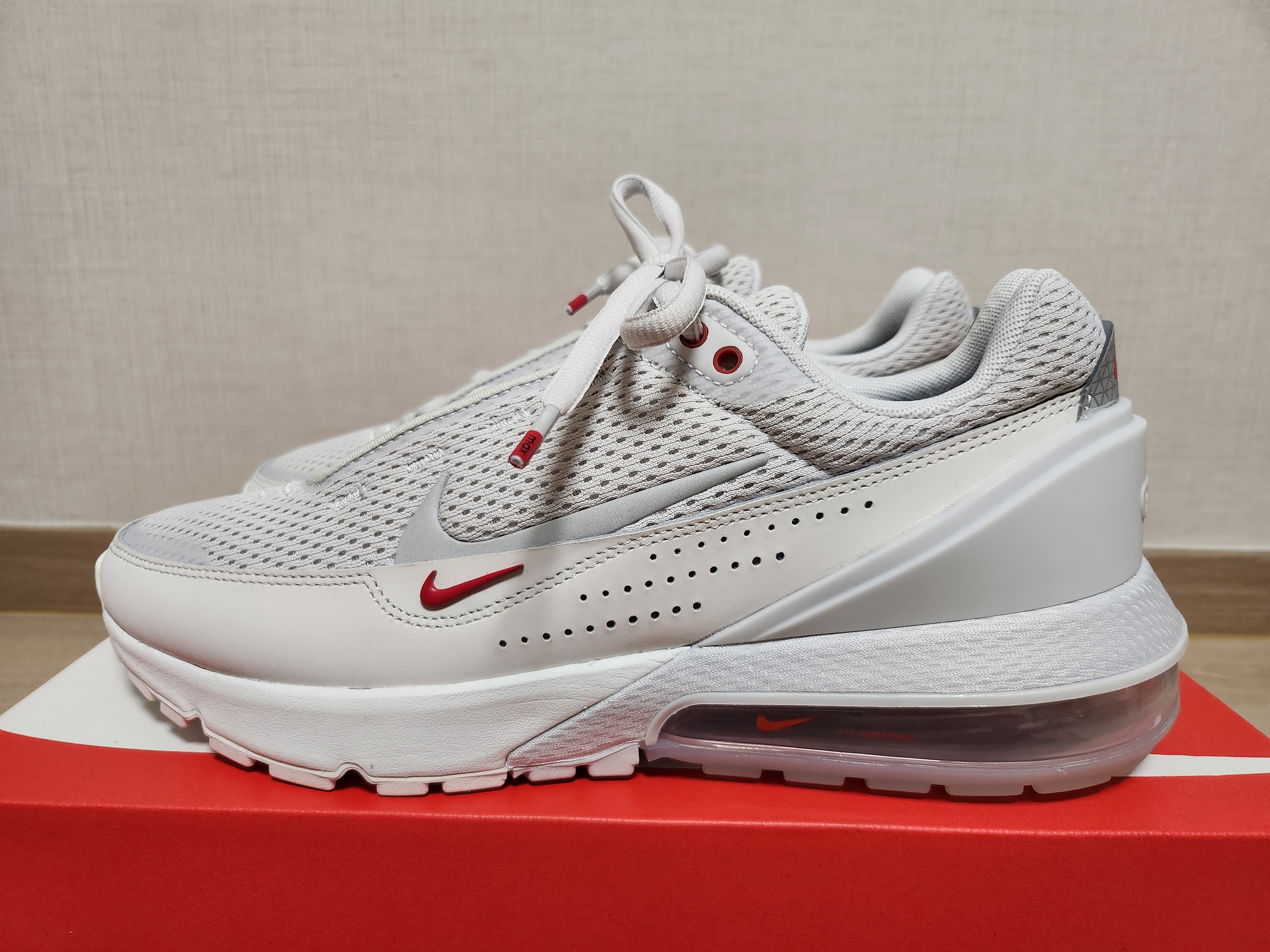 Nike Air Max Pulse Phantom 착용 스타일 - 1