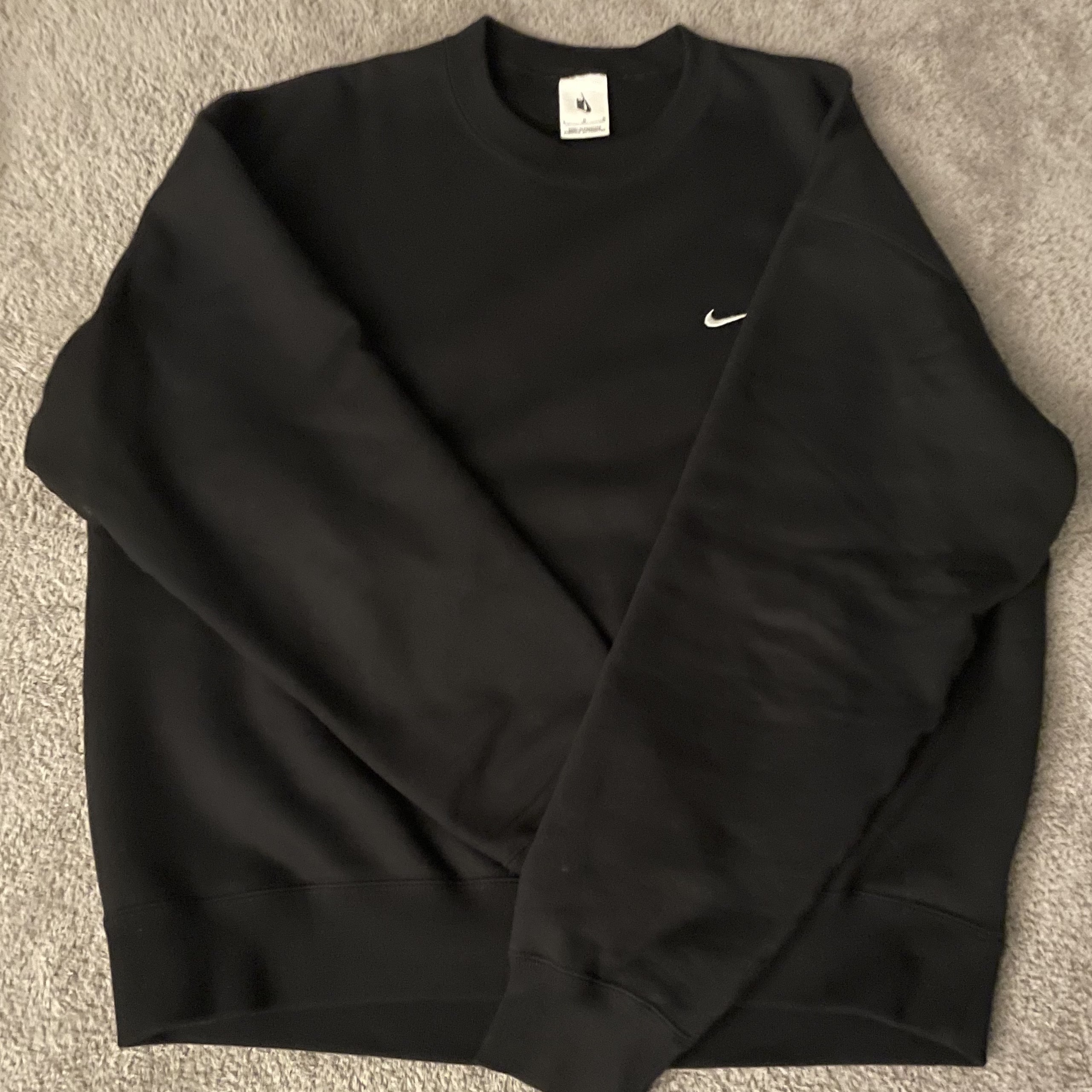 Nike NRG Solo Swoosh Crew Fleece Black White - Asia 착용 스타일 - 2