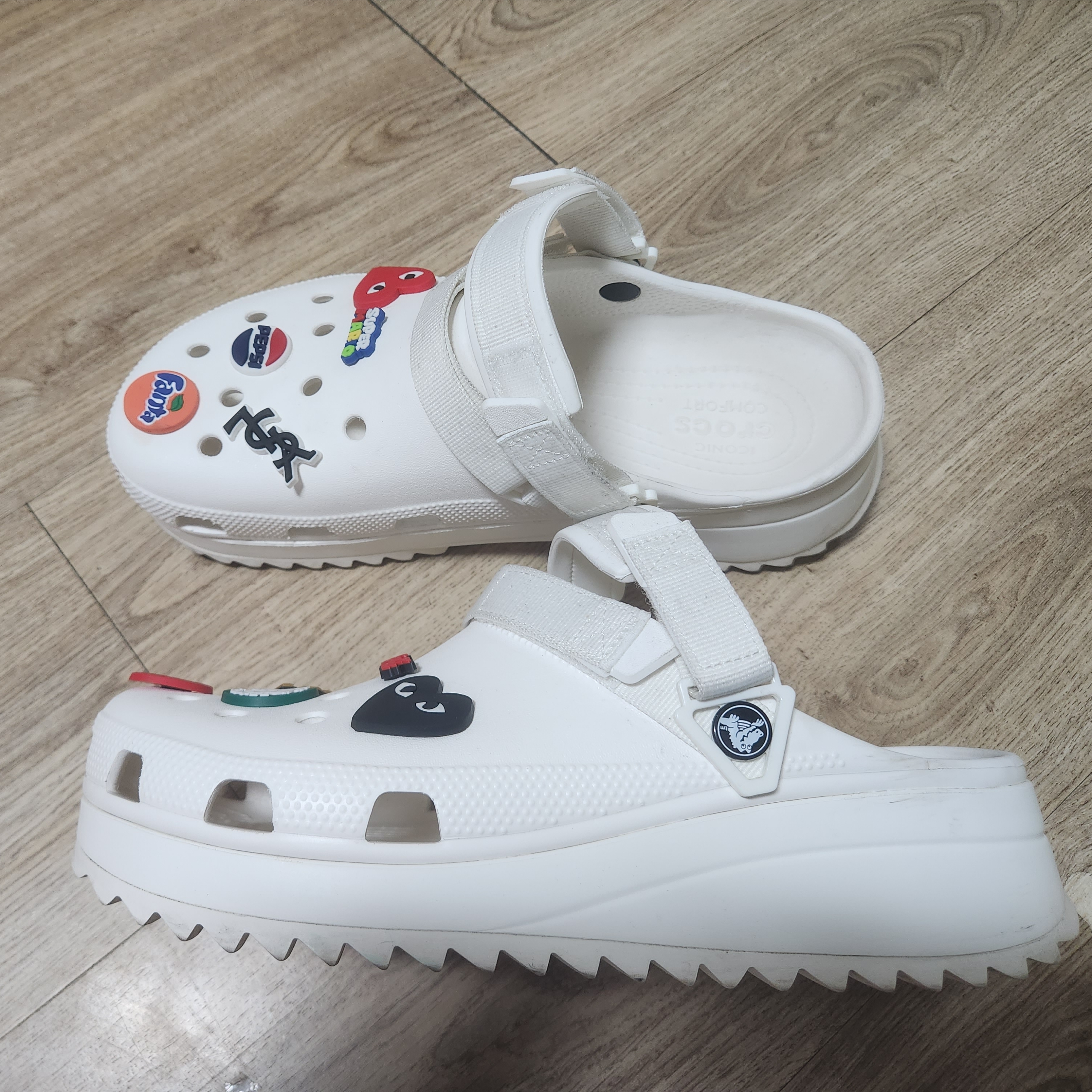 Crocs Classic Hiker Clog White 착용 스타일 - 4
