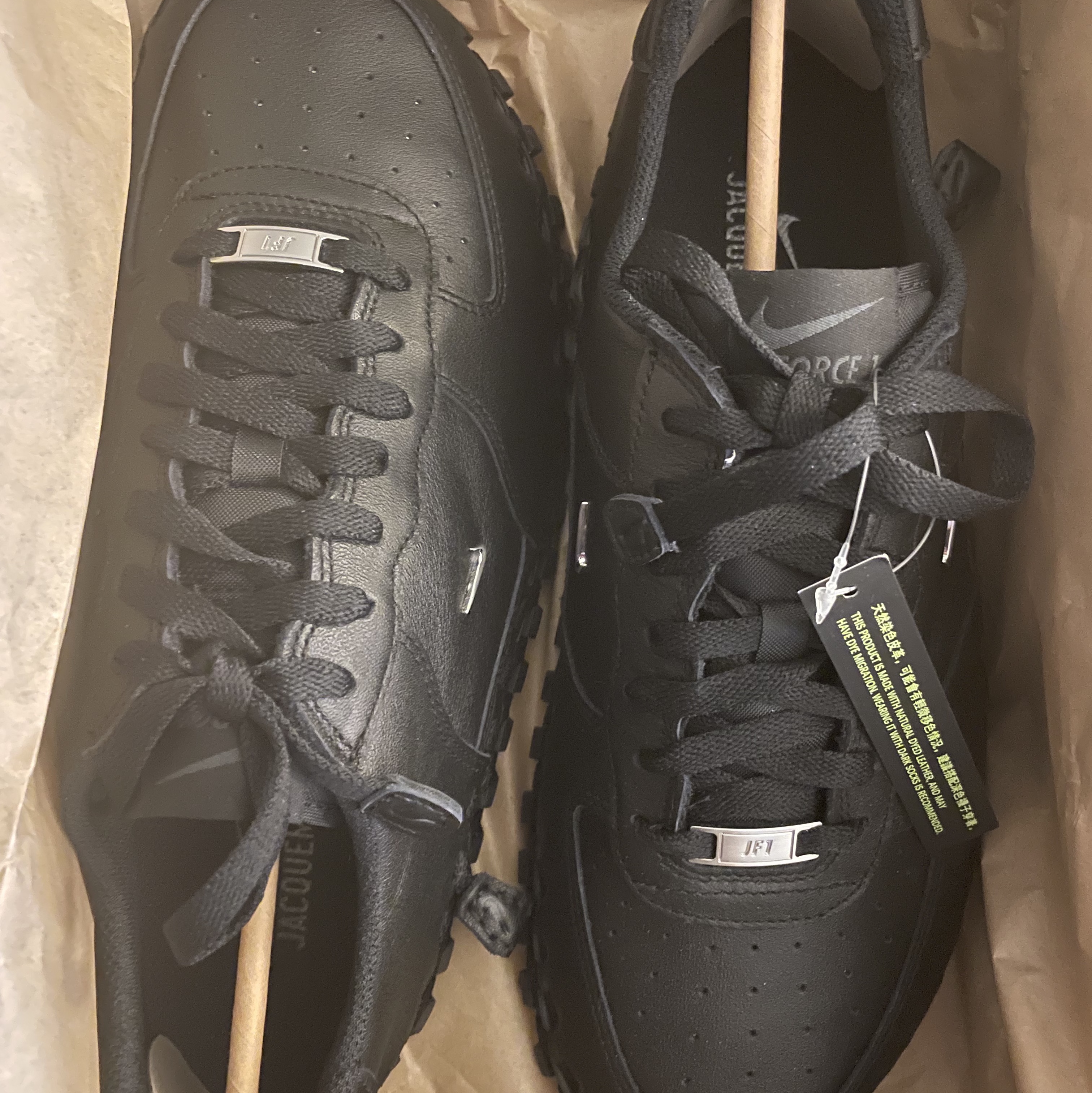 Nike x Jacquemus J Force 1 Low LX SP Black 착용 스타일 - 1