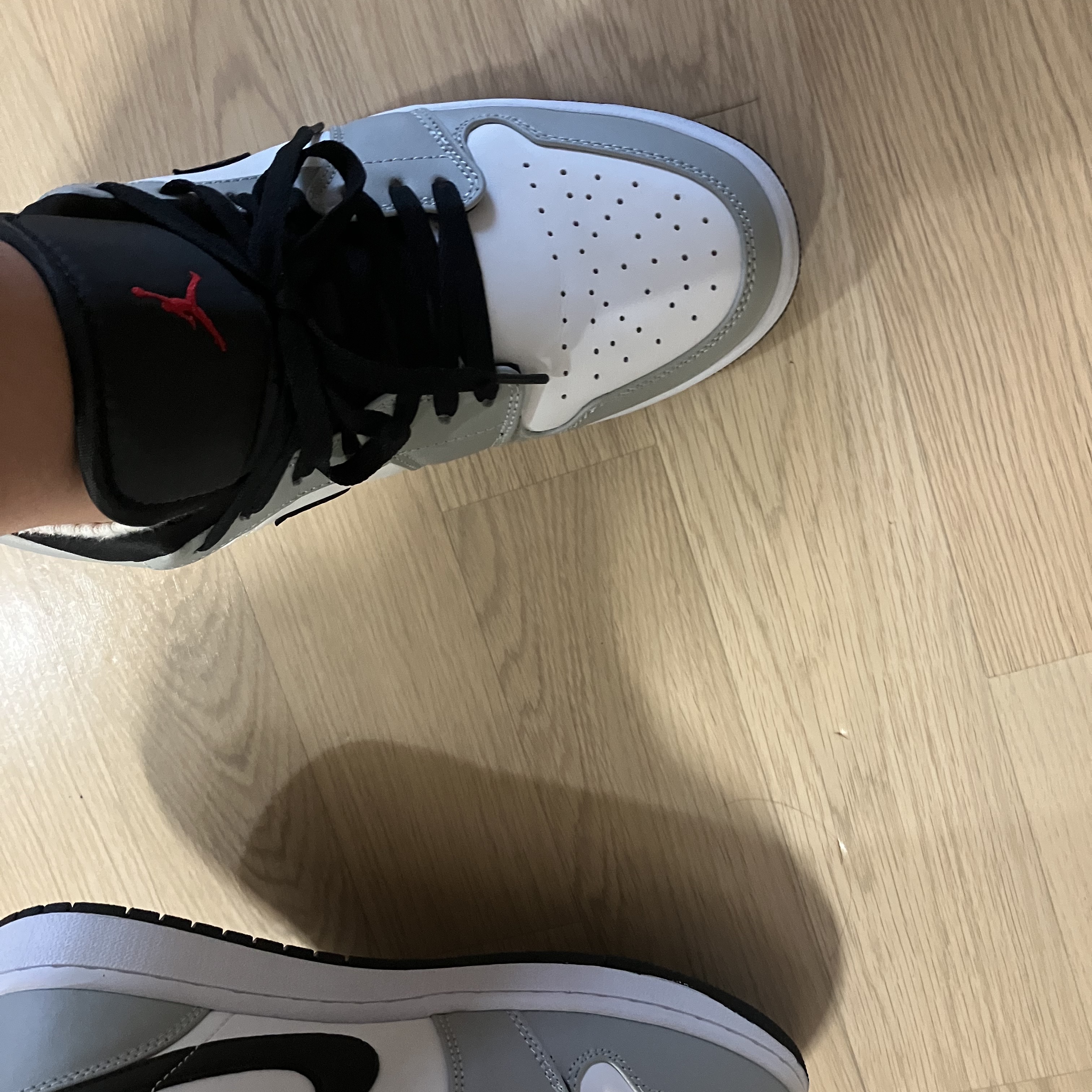 Jordan 1 Low Light Smoke Grey 착용 스타일 - 4