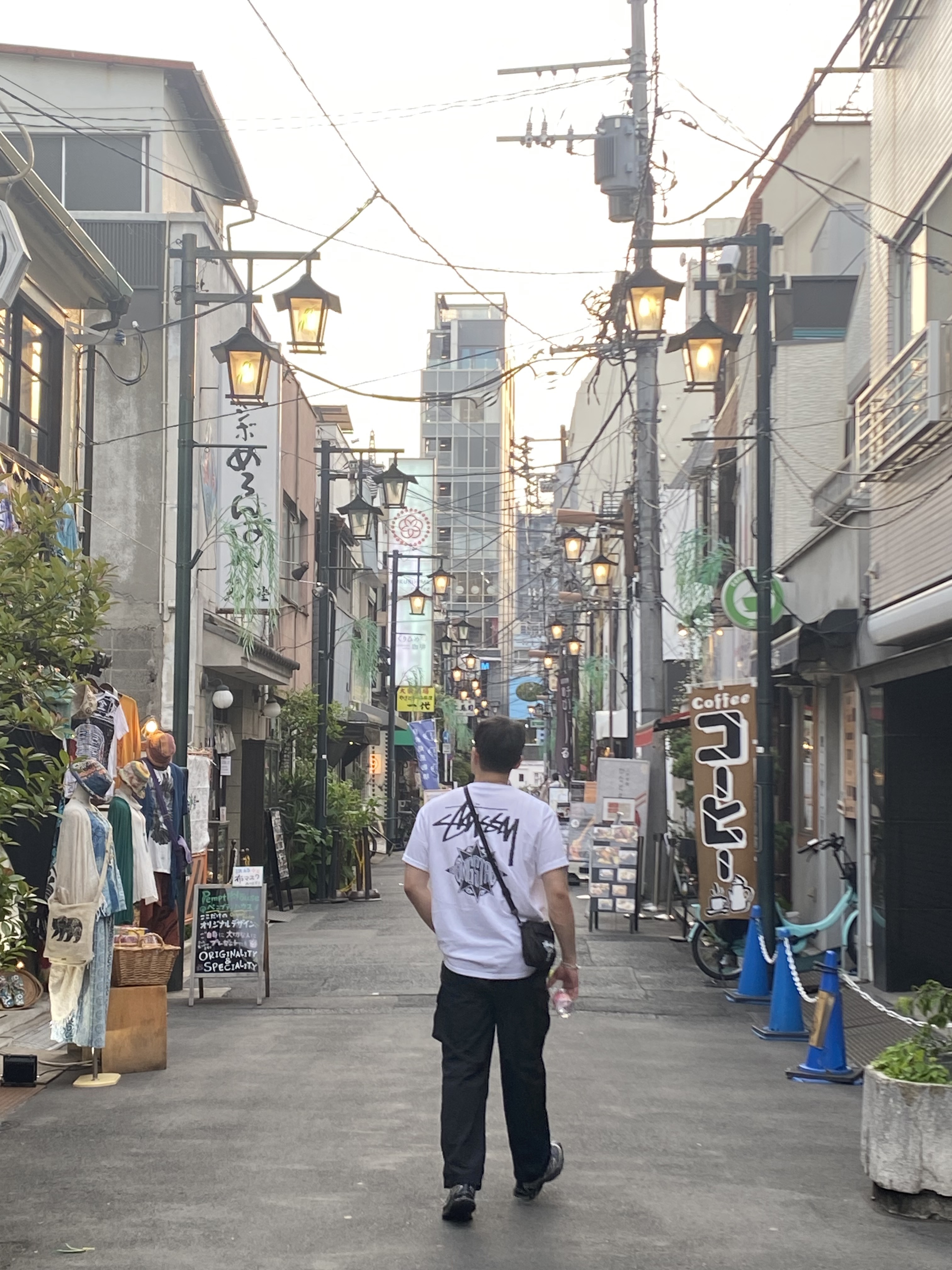 Stussy x Gang Starr Take It Personal T-Shirt White, Salomon XT-6 Gore-Tex Black Ebony 착용 스타일 - 2