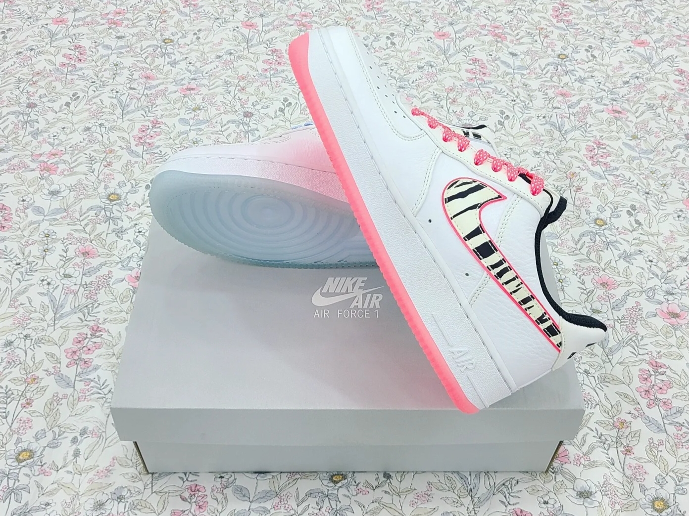 Nike Air Force 1 Low White Tiger South Korea 2020 착용 스타일 - 4