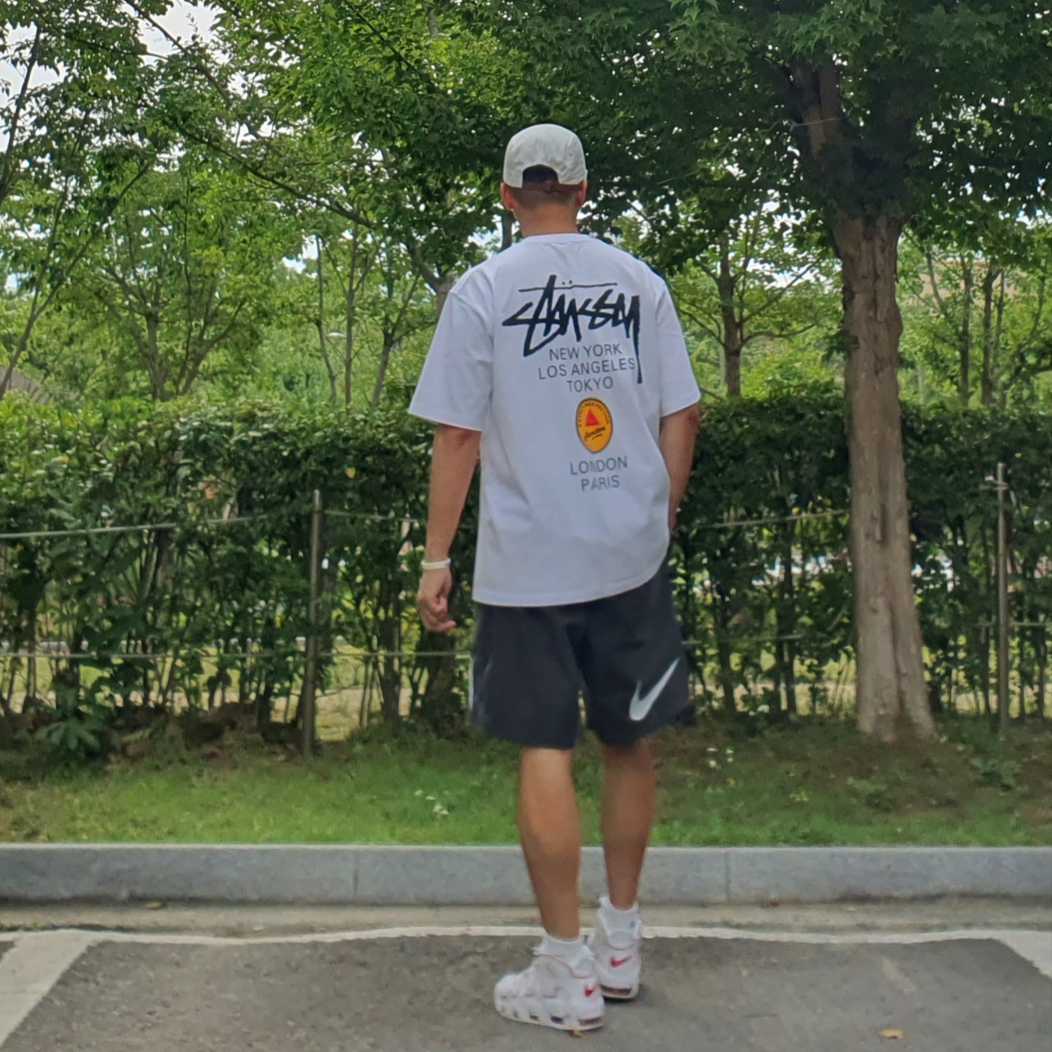 Nike Air More Uptempo White Varsity Red 2021, Nike x Stussy Water Shorts Off Noir 착용 스타일