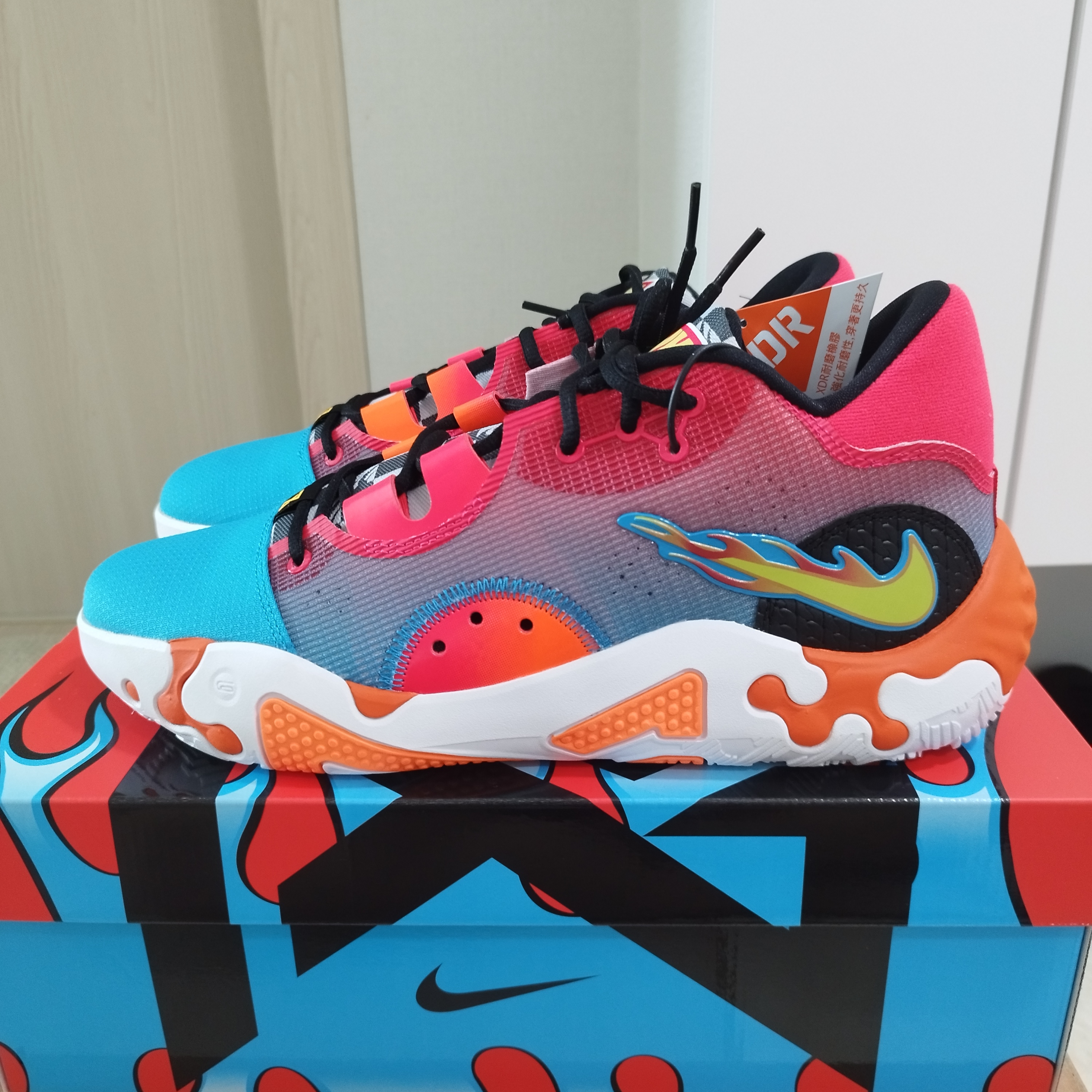 Nike x Hot Wheels PG 6 EP Siren Red 착용 스타일