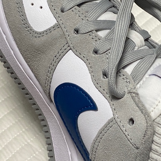 (GS) Nike Air Force 1 LV8 Athletic Club Light Smoke Grey Marina 착용 스타일