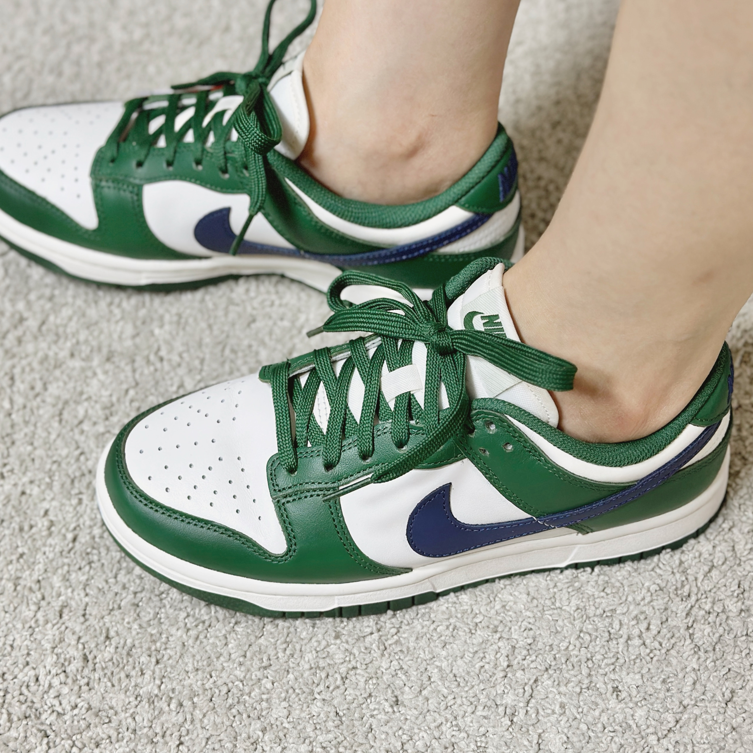(W) Nike Dunk Low Gorge Green 착용 스타일 - 1