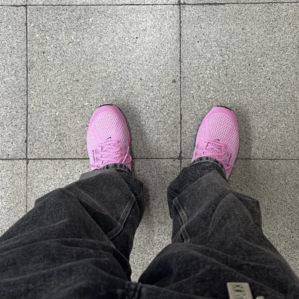 Nike x Stussy Air Max 2013 Psychic Pink 착용 스타일