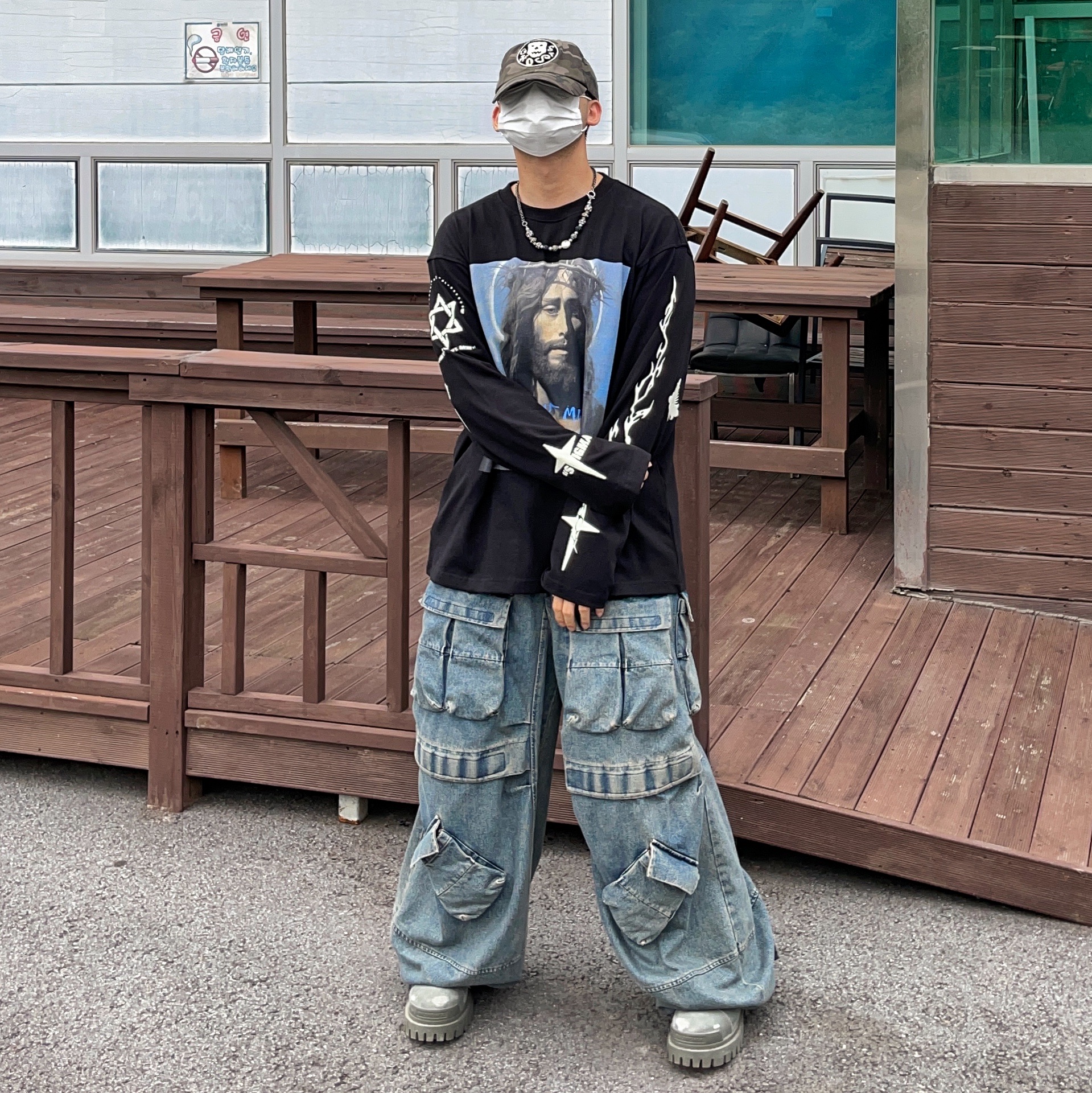 [KREAM 단독] Ourpas 061 Saint Long Sleeve Black, [KREAM 단독] Ourpas 030 Wide Cargo Denim Blue 착용 스타일 - 1