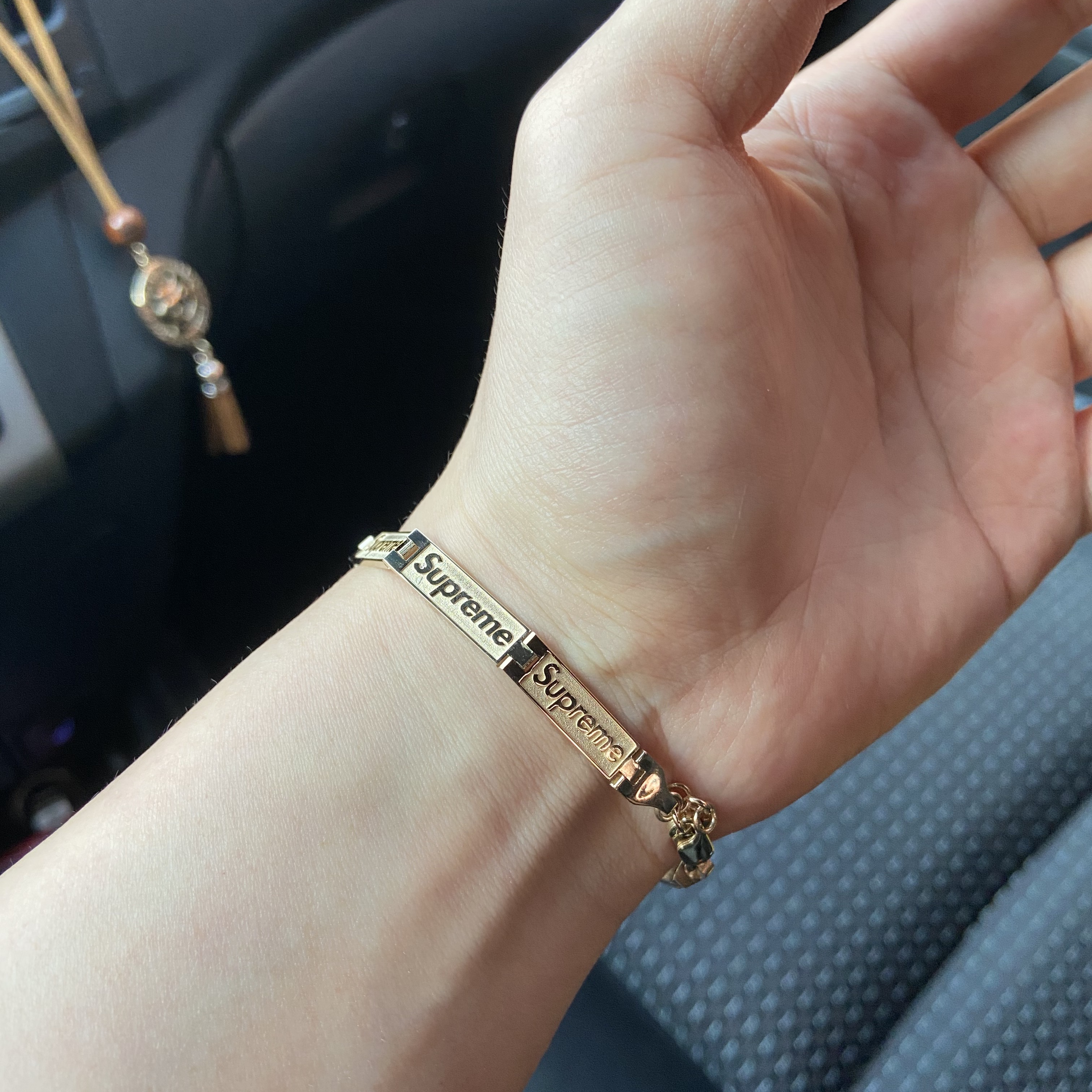 Supreme x Jacob & Co Logo Link Bracelet 14K Gold - 23SS 착용 스타일 - 2