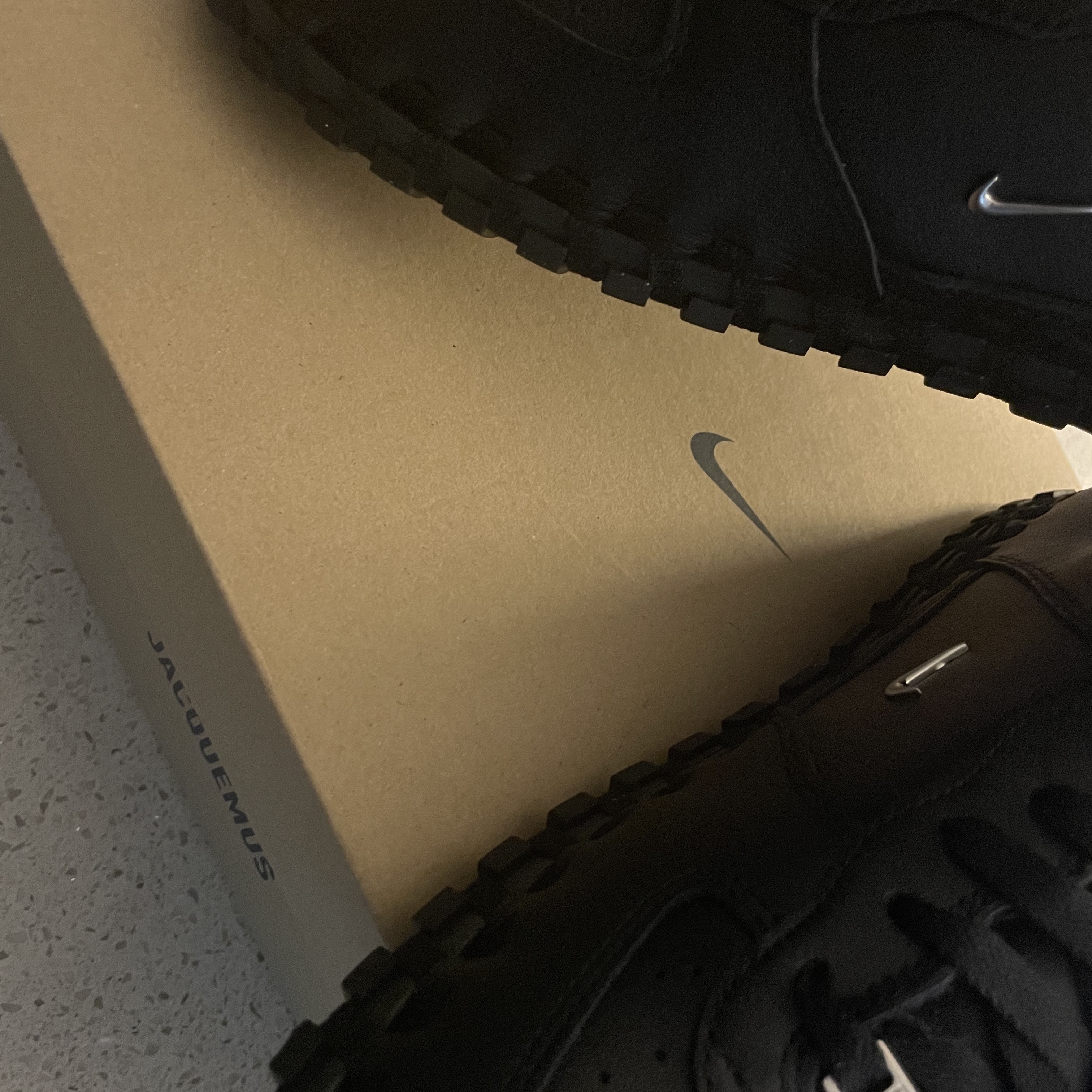 Nike x Jacquemus J Force 1 Low LX SP Black 착용 스타일 - 2
