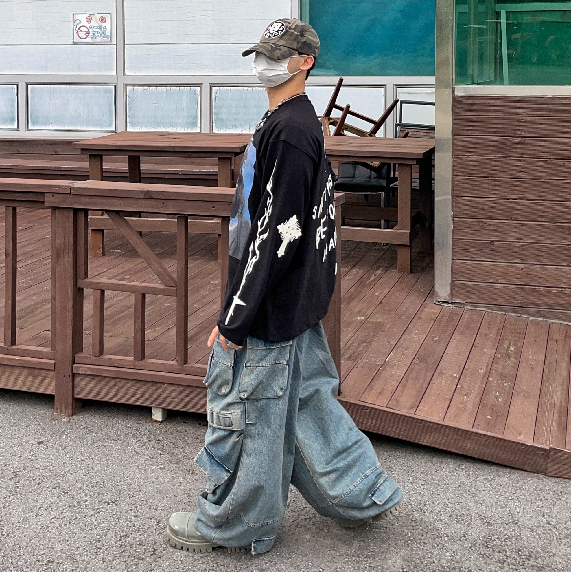 [KREAM 단독] Ourpas 061 Saint Long Sleeve Black, [KREAM 단독] Ourpas 030 Wide Cargo Denim Blue 착용 스타일 - 4