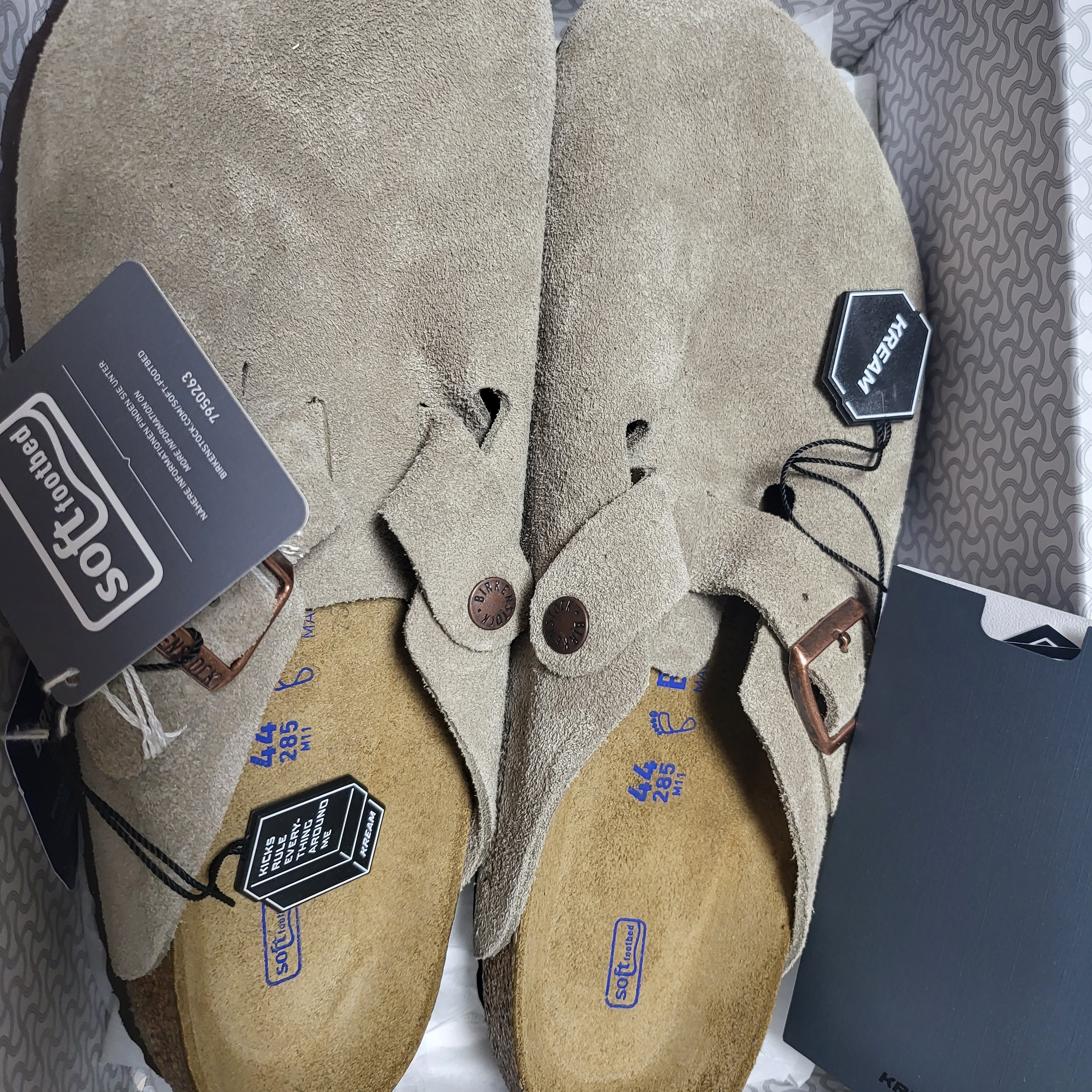 Birkenstock Boston Soft Footbed Taupe - Regular 착용 스타일