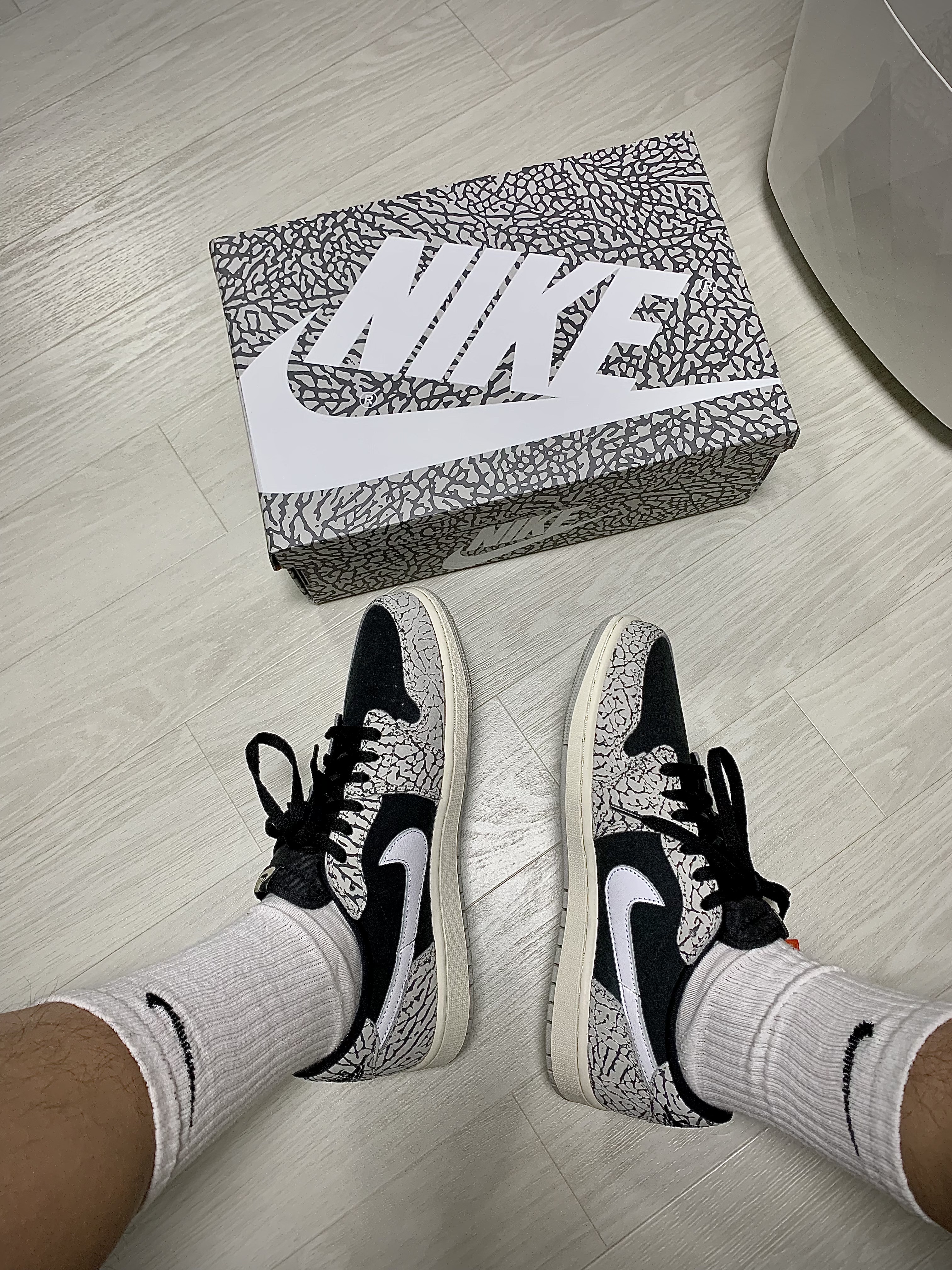 Jordan 1 Retro Low OG Black Cement 착용 스타일