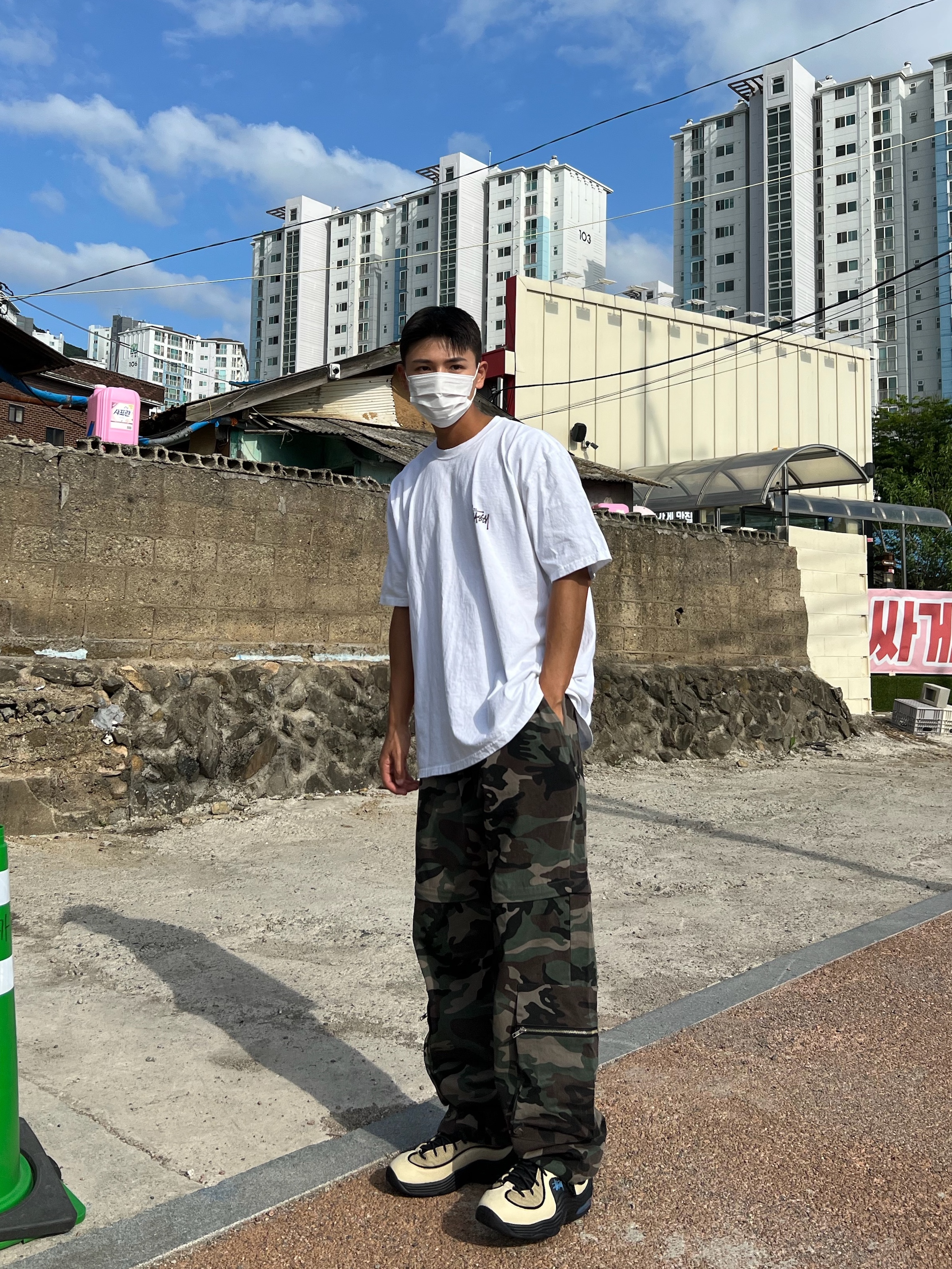 Stussy Basic Stussy T-Shirt White 2023, Nike x Stussy Air Penny II Rattan and Limestone 착용 스타일