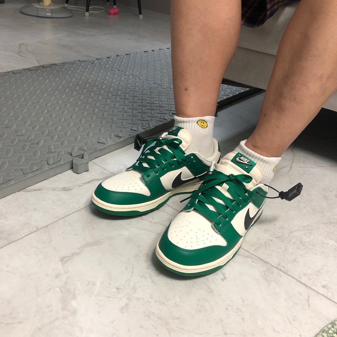Nike Dunk Low Retro SE Jackpot Malachite 착용 스타일 - 2