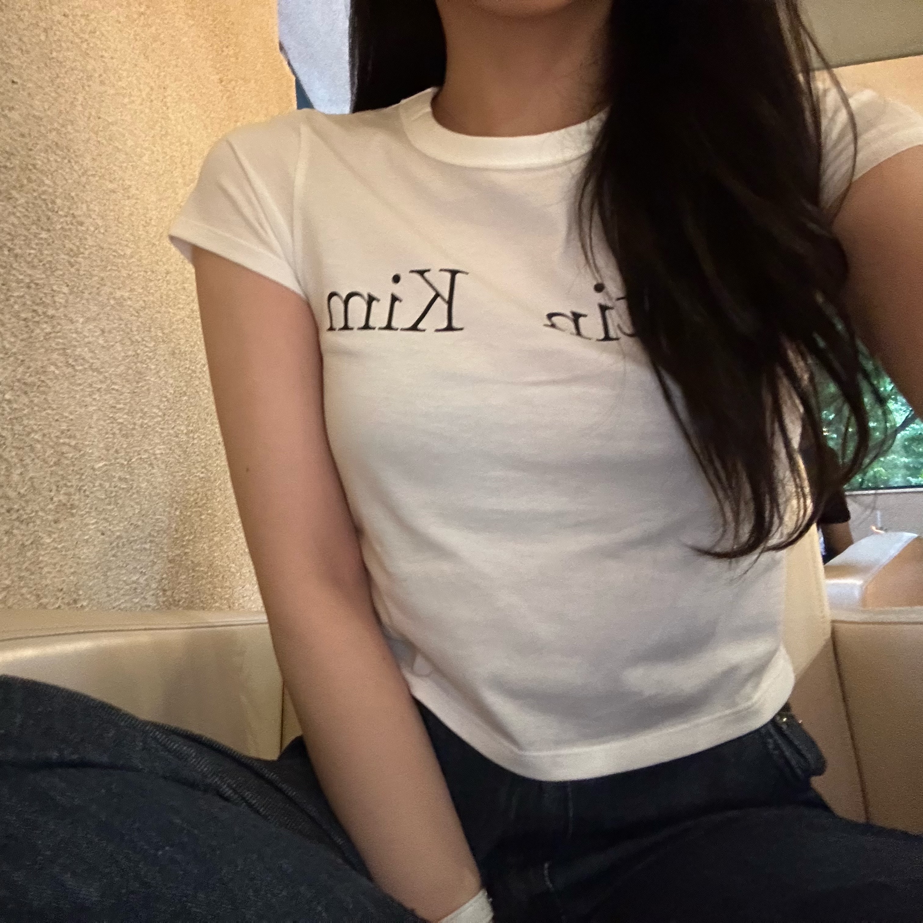 (W) Matin Kim Logo Silket Crop Top White 착용 스타일
