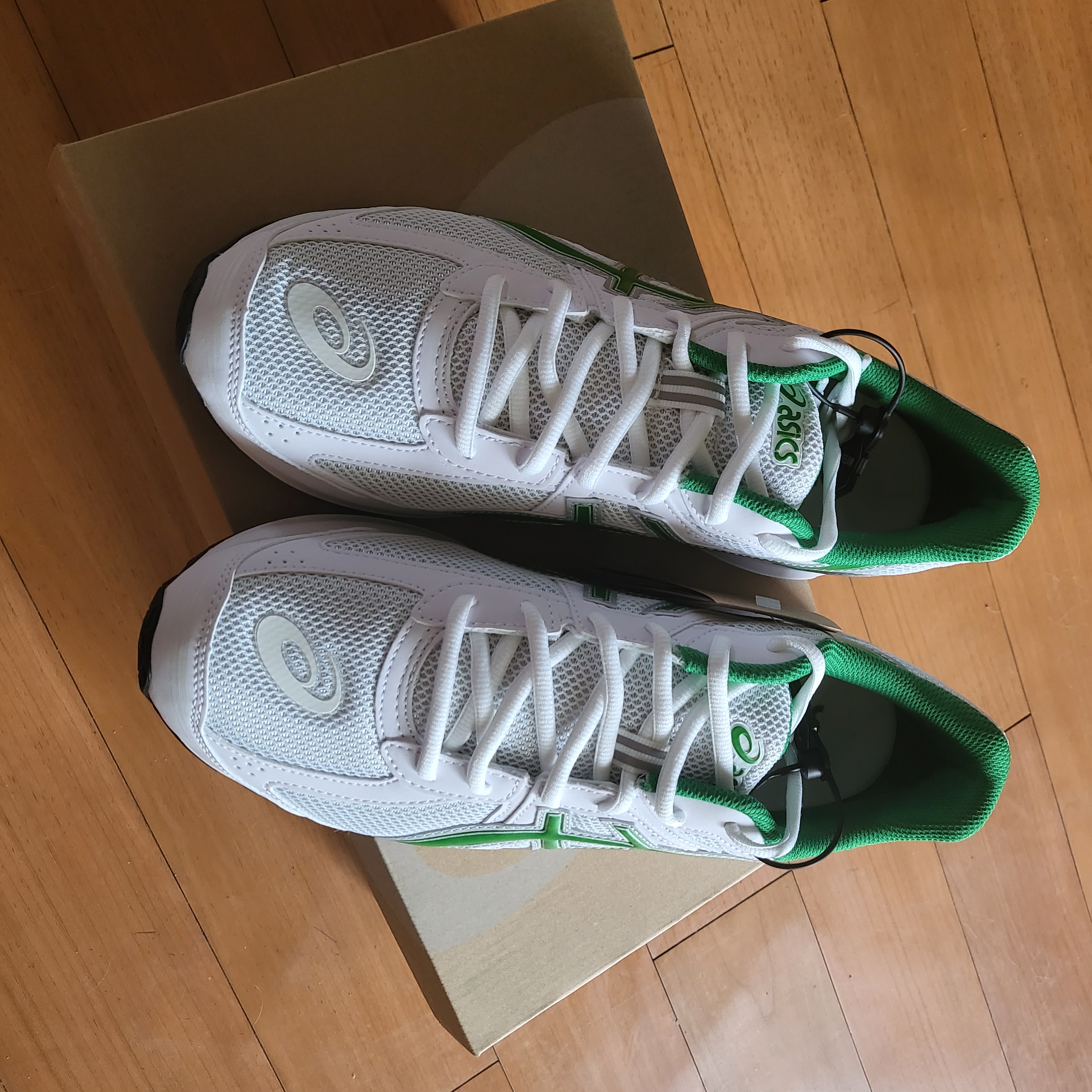 Asics Jog 100 S White Green - 2E Wide 착용 스타일 - 1