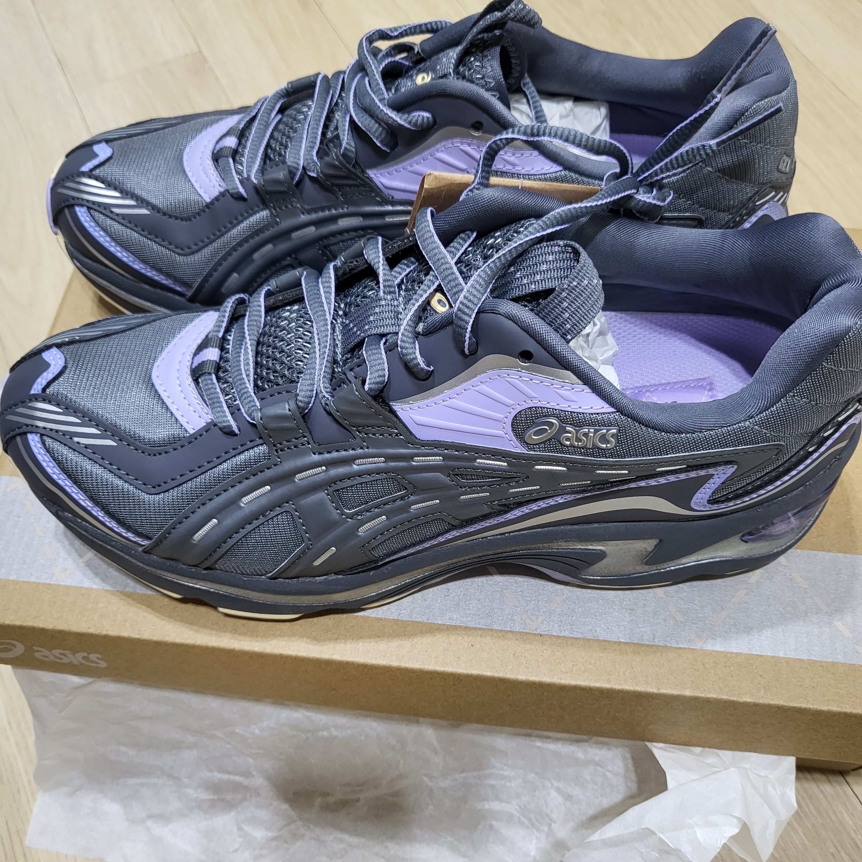 (W) Asics FB1-S Gel-Preleus Metropolis Carrier Grey 착용 스타일 - 3