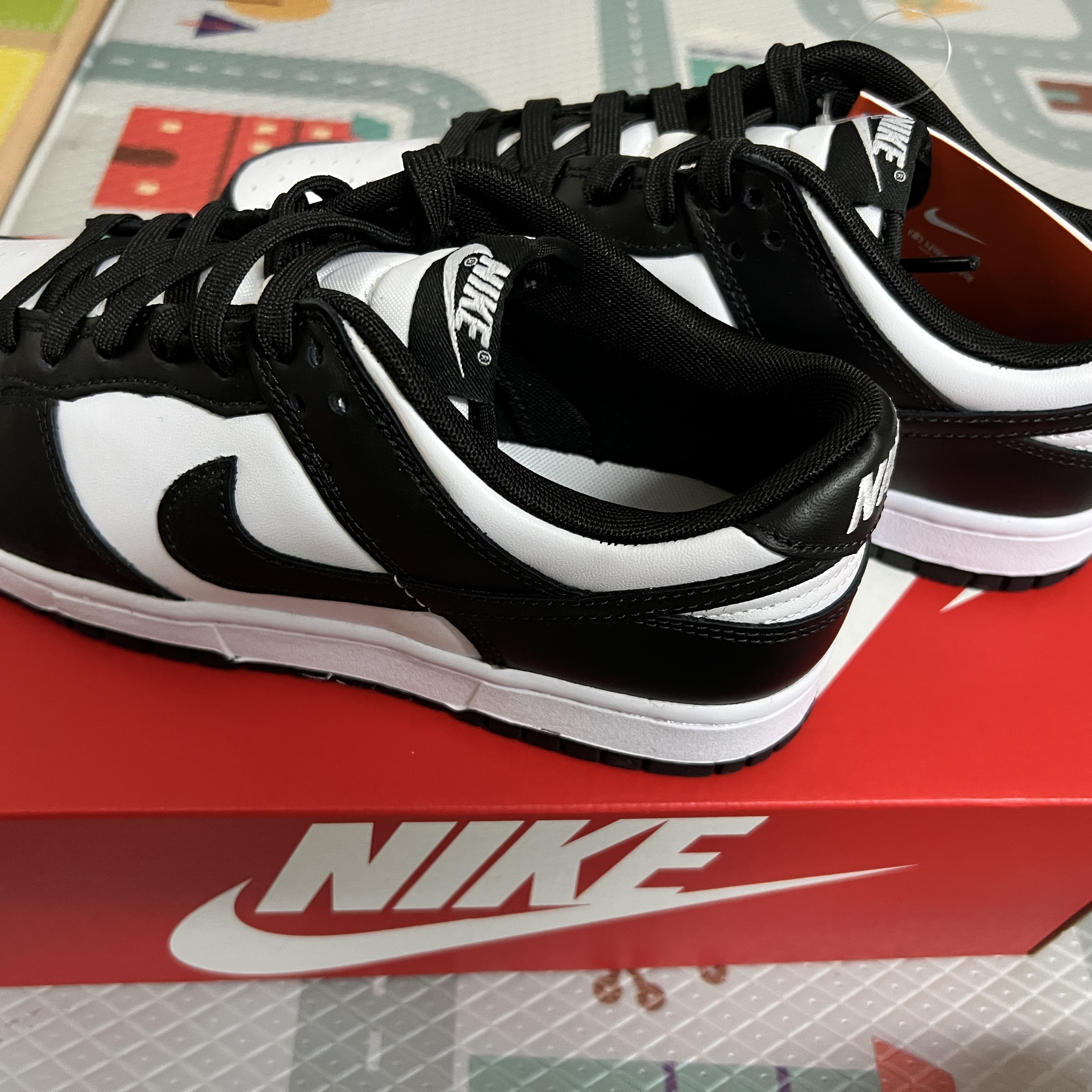 Nike Dunk Low Retro Black 착용 스타일