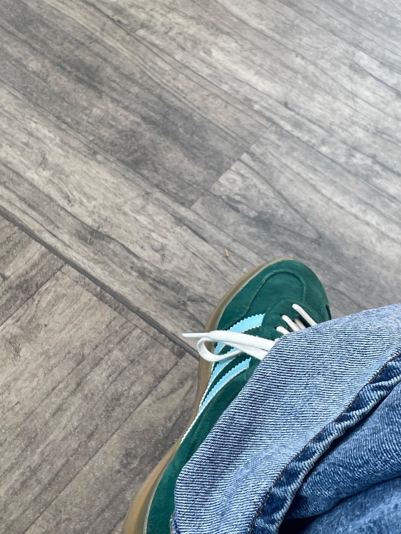 Adidas Gazelle Indoor Collegiate Green Hazy Sky 착용 스타일