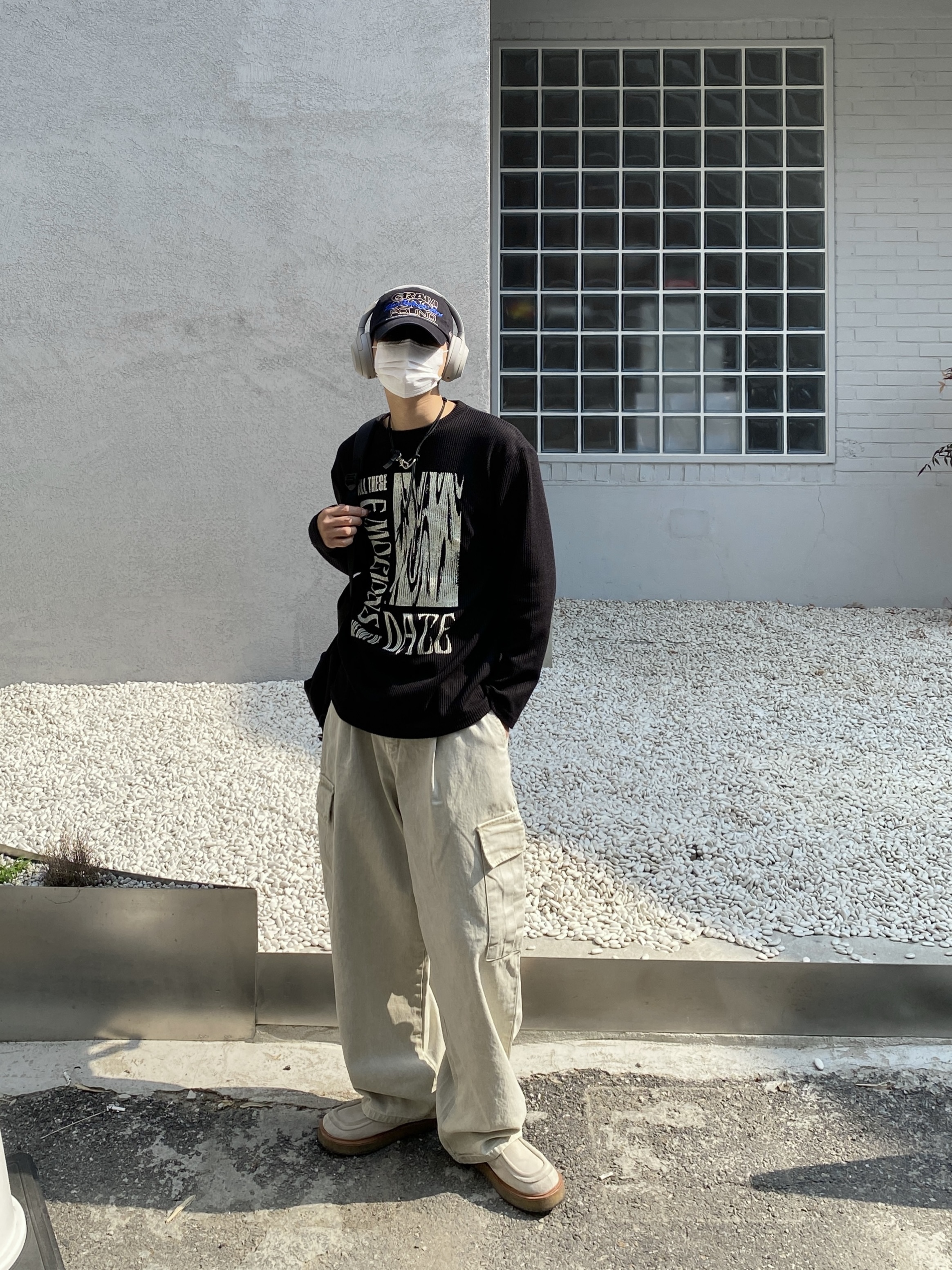 Sony WH-1000XM4 Platinum Silver (Korean Ver.), Our Legacy Ladon Leather Keychain Black 착용 스타일 - 1