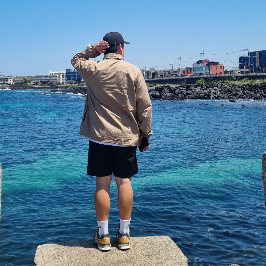 New Balance 990v3 Made in USA Tan Green 착용 스타일