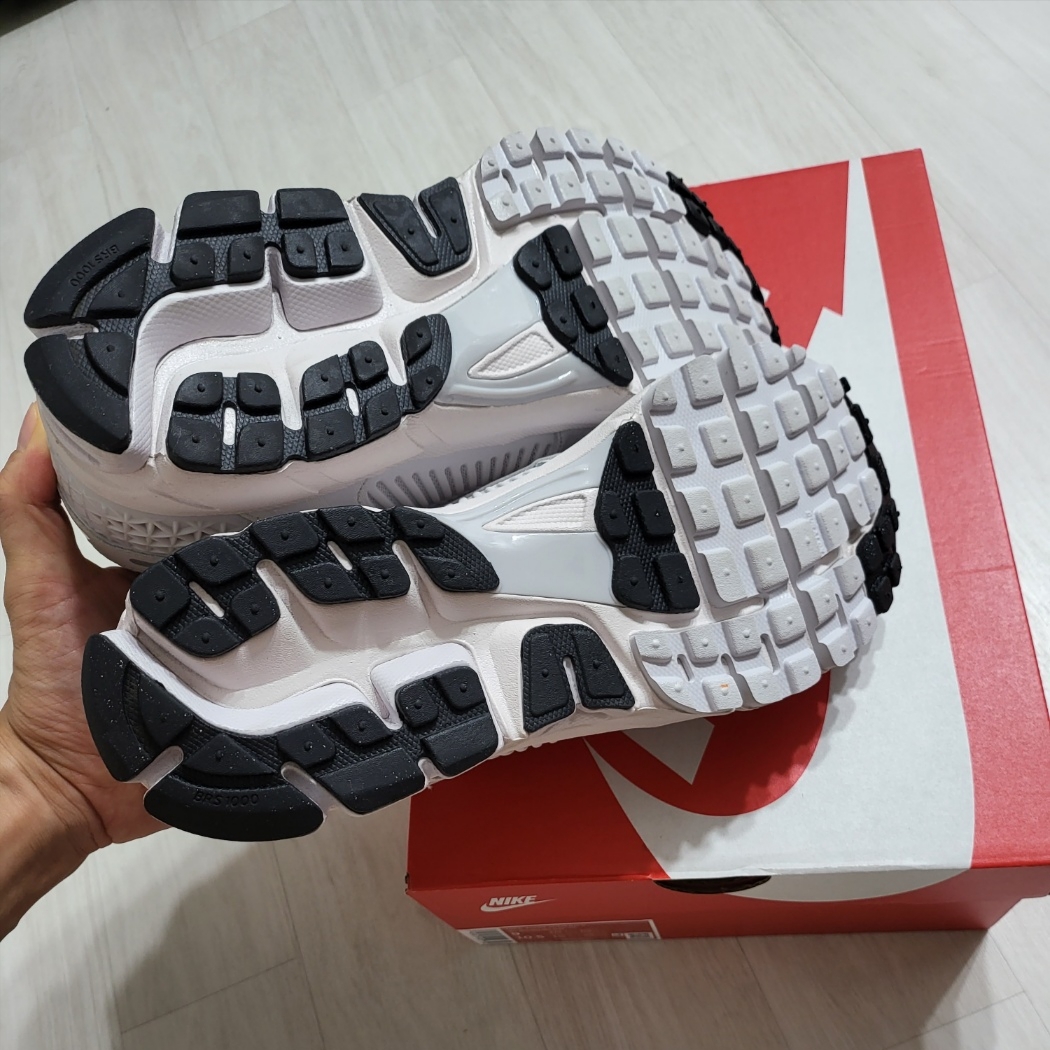 Nike Zoom Vomero 5 SP Vast Grey 2023 착용 스타일 - 4