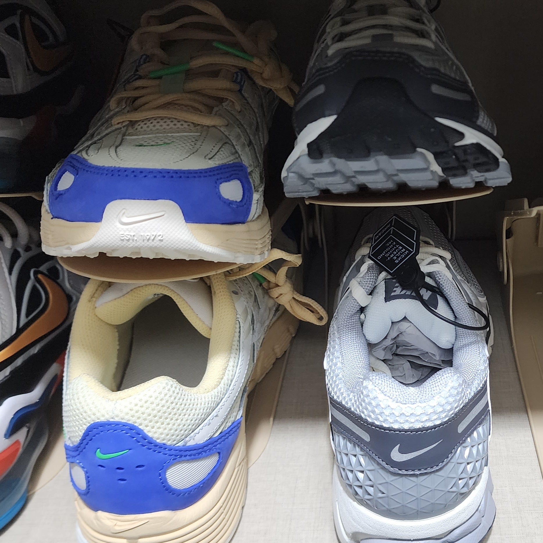 (W) Nike Zoom Vomero 5 Pure Platinum Metallic Silver, Nike P-6000 Coconut Milk Medium Blue 착용 스타일