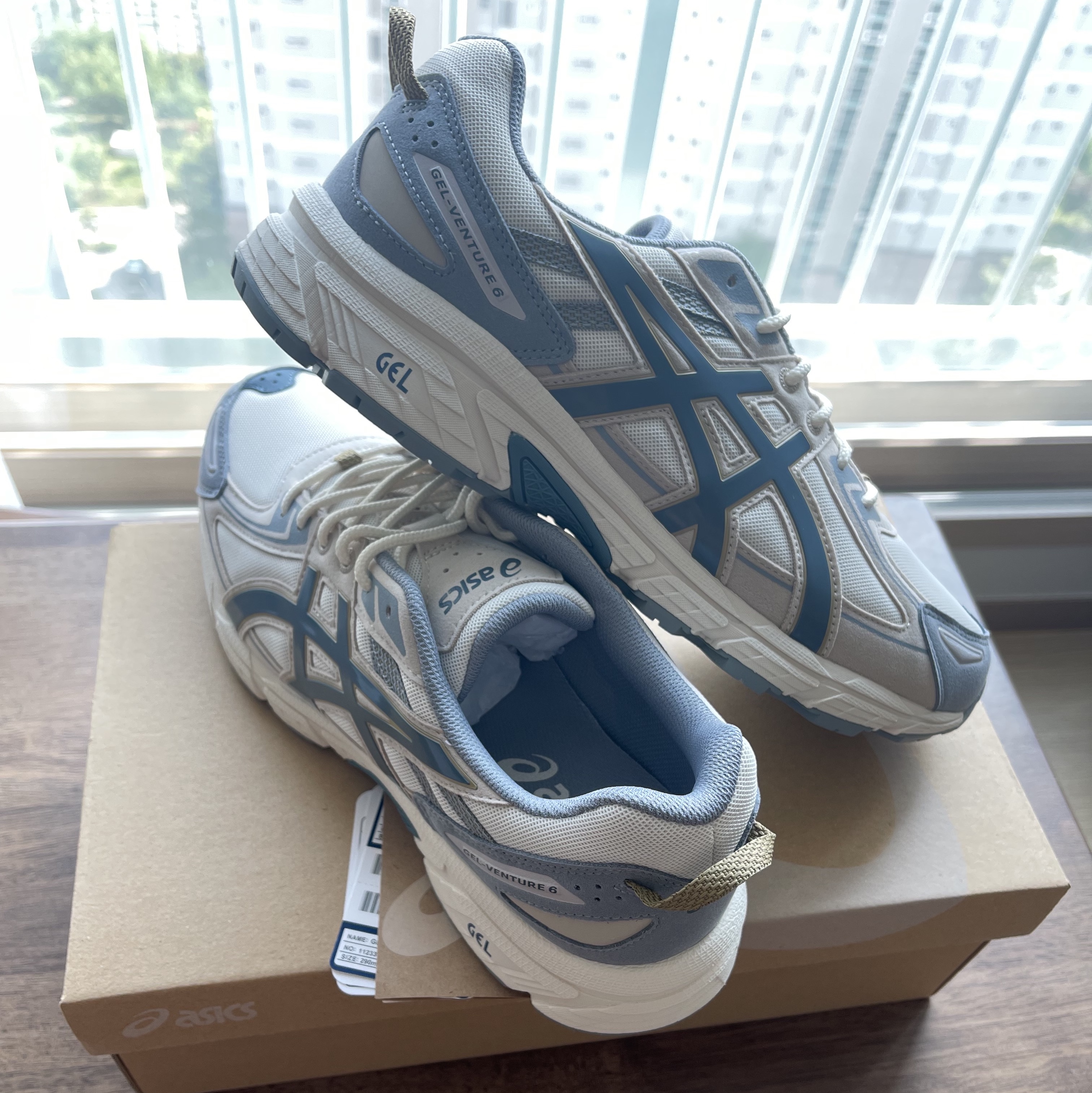 Asics Gel-Venture 6 SPS Birch Ironclad 착용 스타일