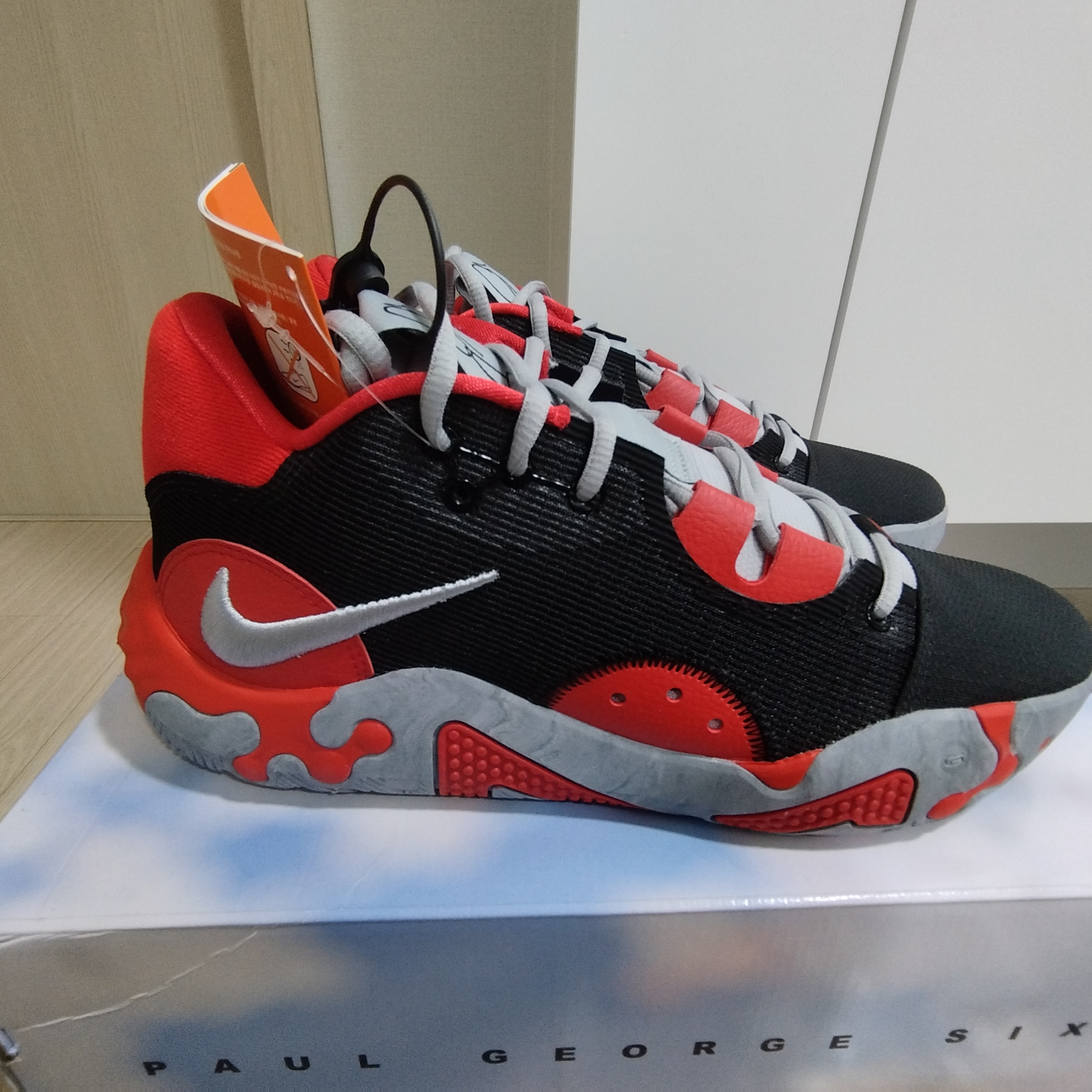 Nike PG 6 EP Bred 착용 스타일