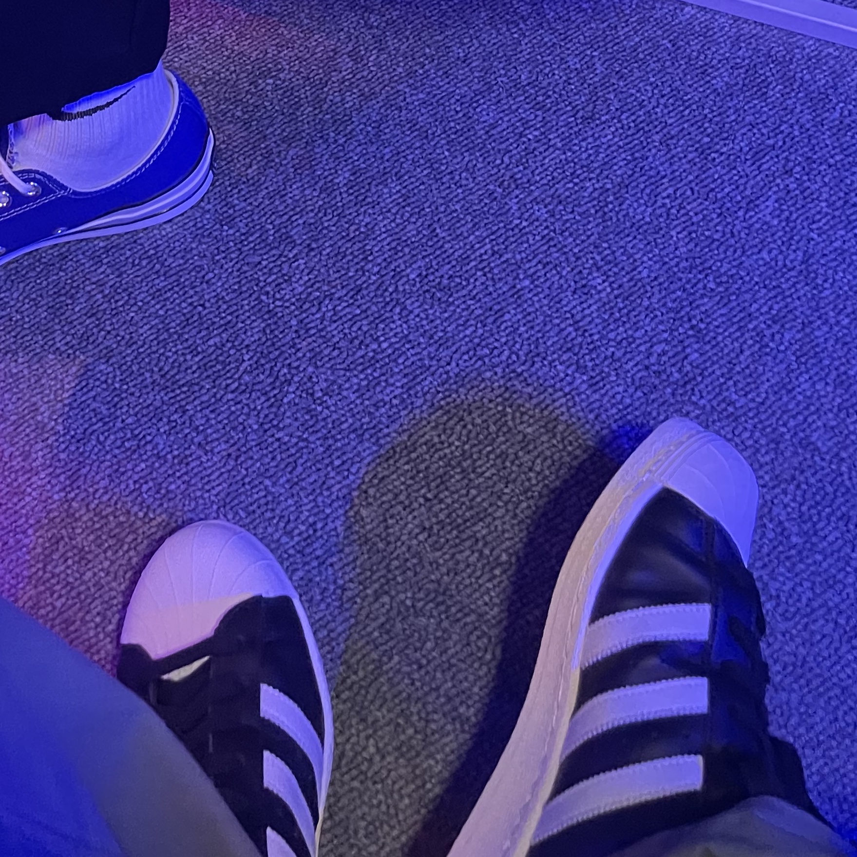 Adidas Superstar 82 FI Core Black 착용 스타일 - 2