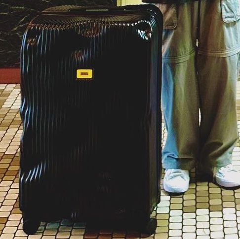 CRASH BAGGAGE Icon 31inch Stripe Black 착용 스타일