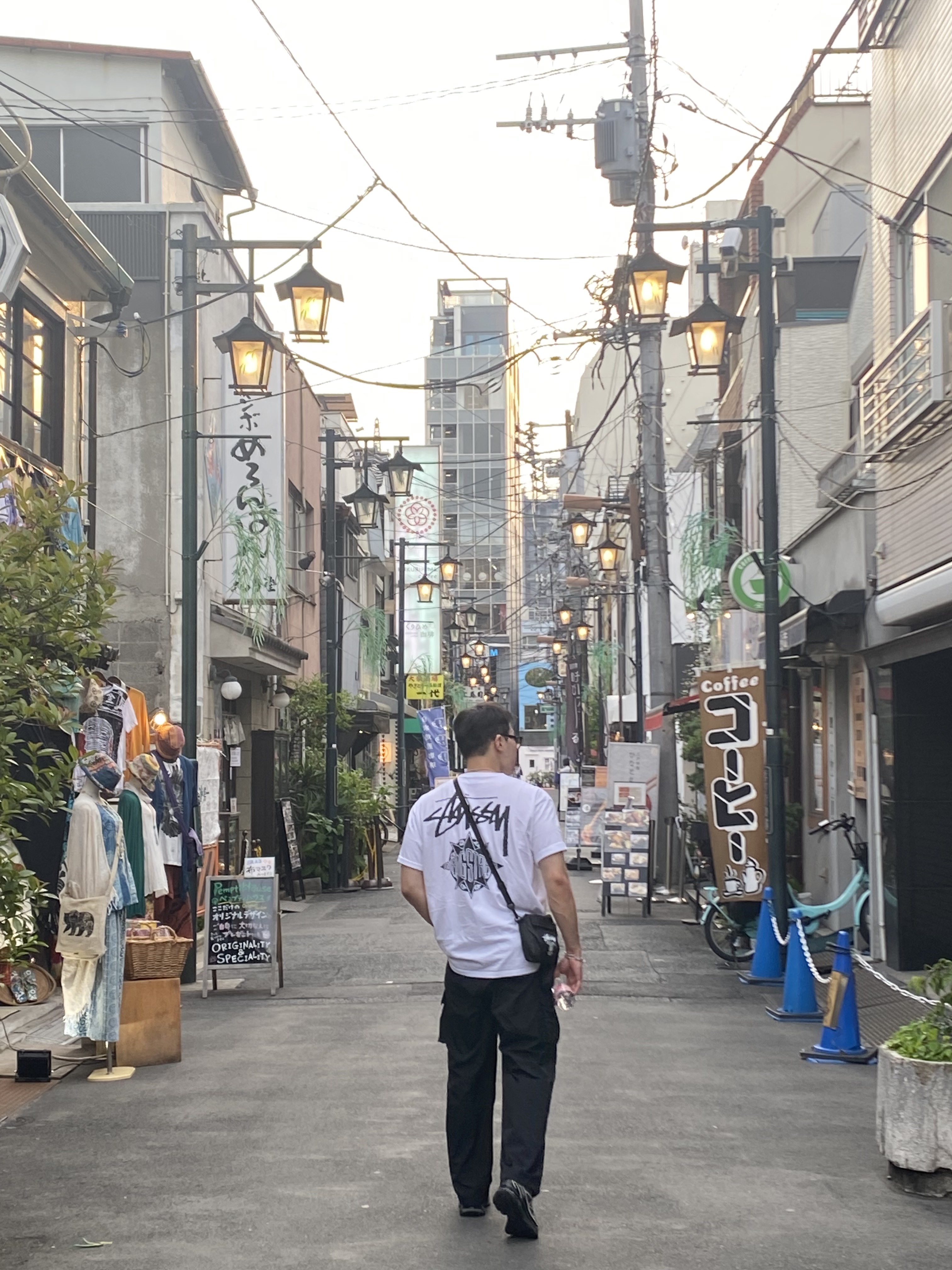Stussy x Gang Starr Take It Personal T-Shirt White, Salomon XT-6 Gore-Tex Black Ebony 착용 스타일 - 1