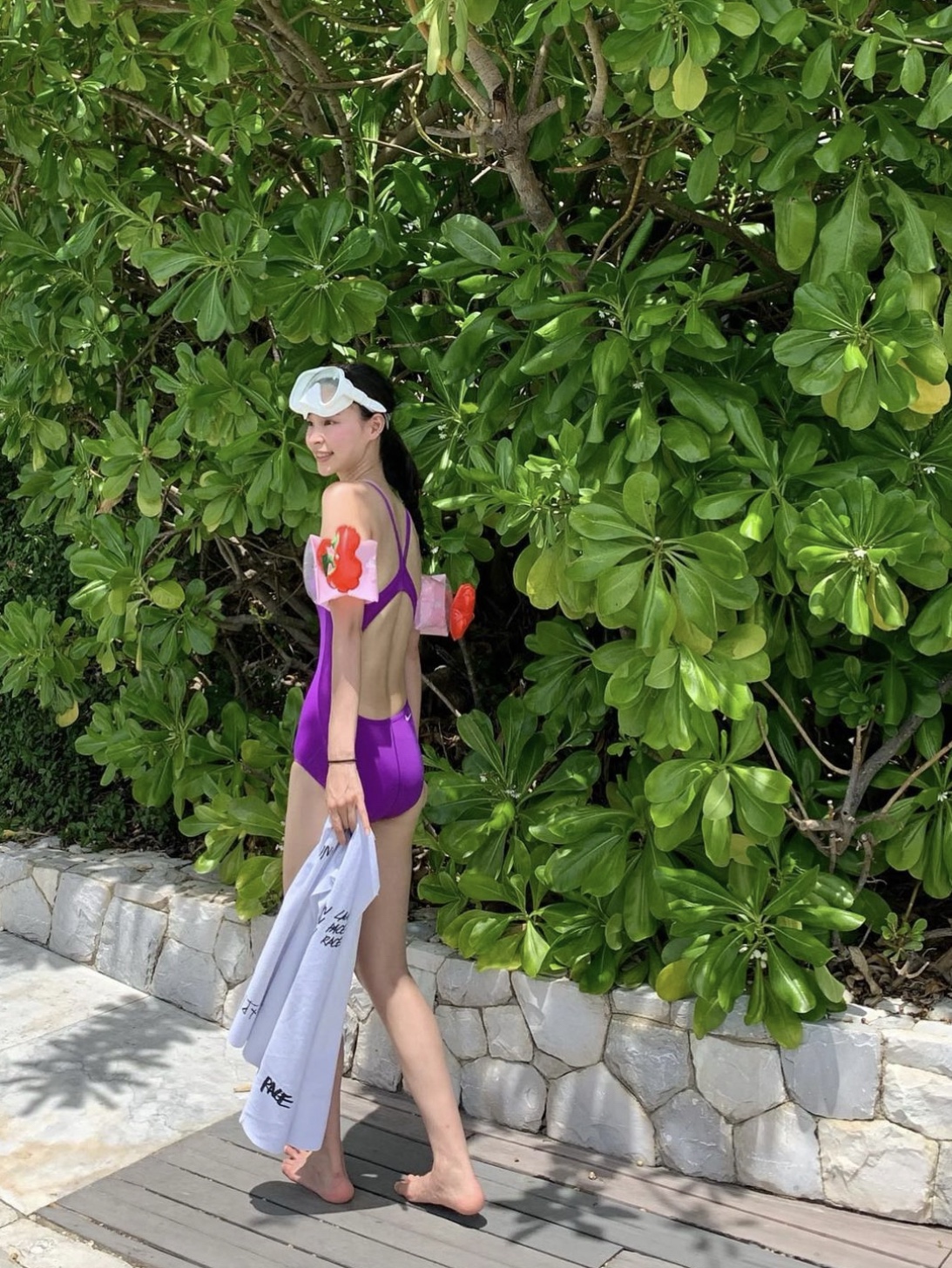(W) Nike Swim Heritage Retro Logo Racer Back Swimsuit Magenta 착용 스타일 - 2