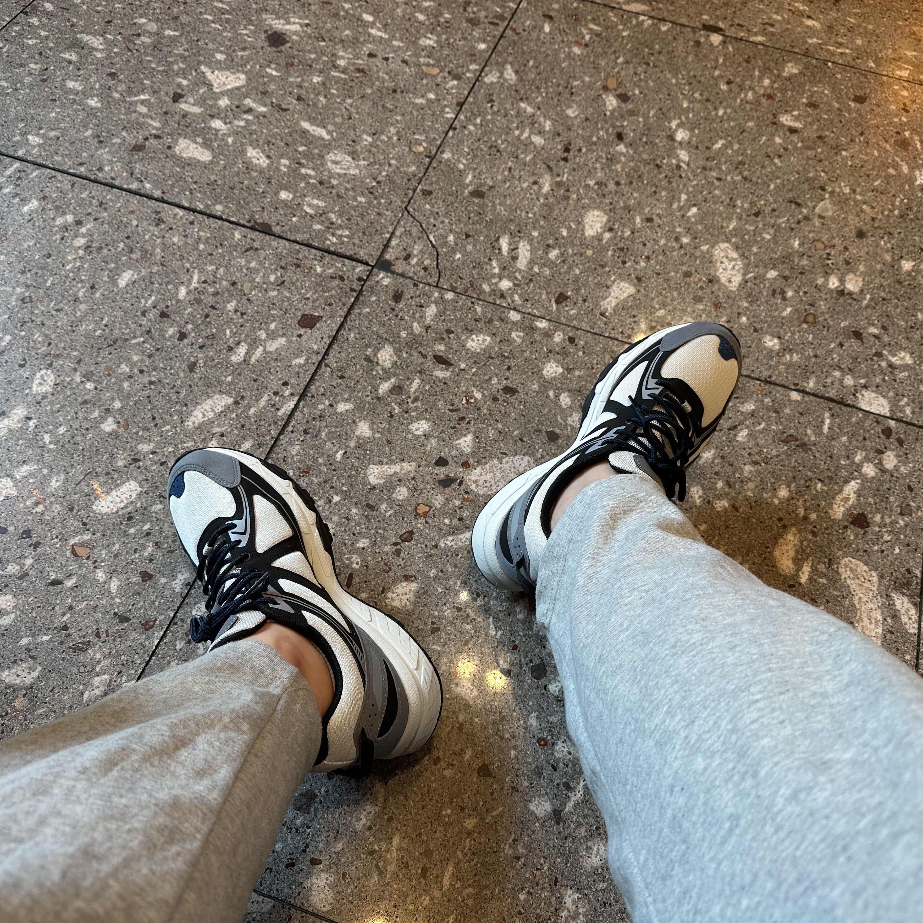 Asics Gel-Venture 6 SPS Glacier Grey 착용 스타일