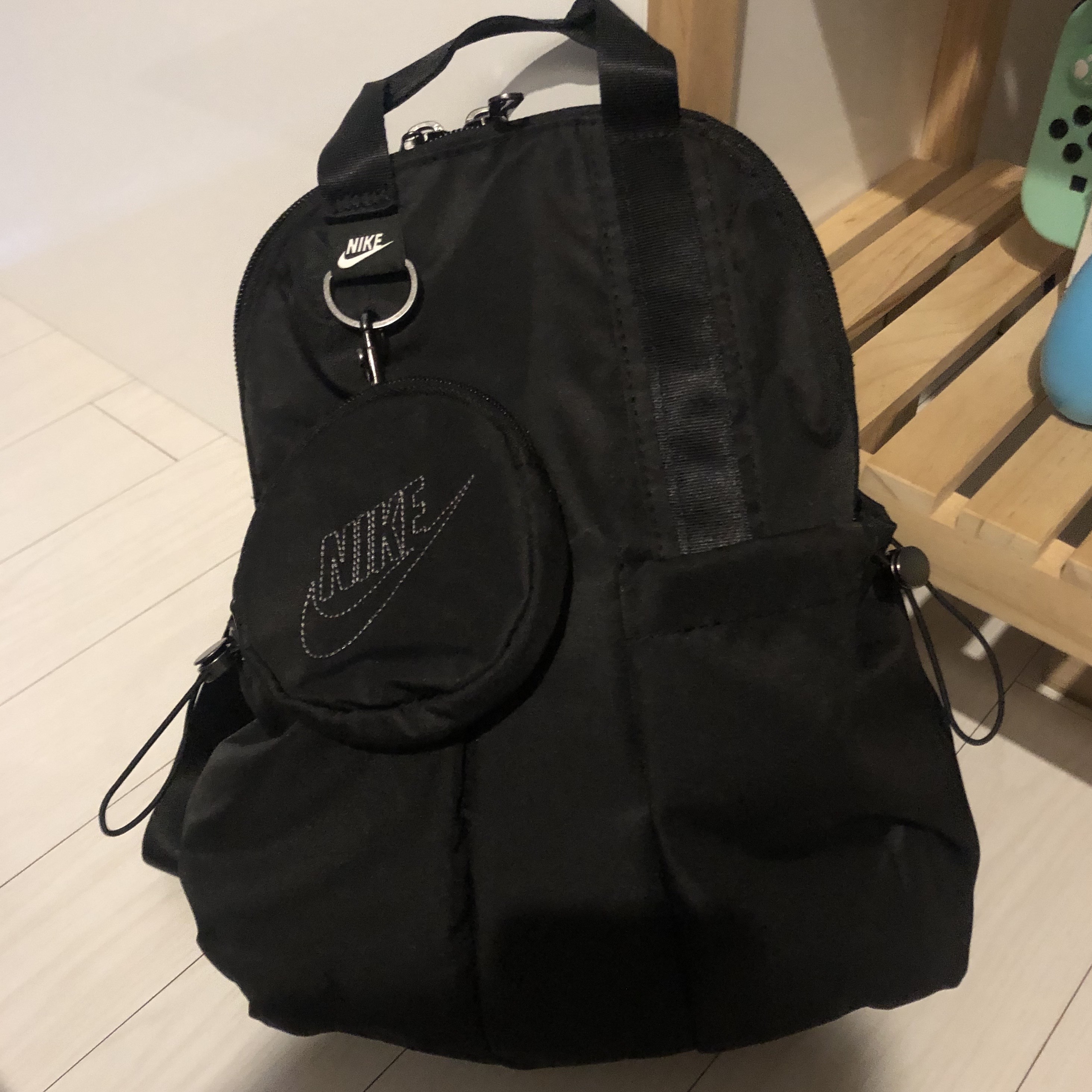 Nike Futura Luxe Mini Backpack Black 착용 스타일 - 1