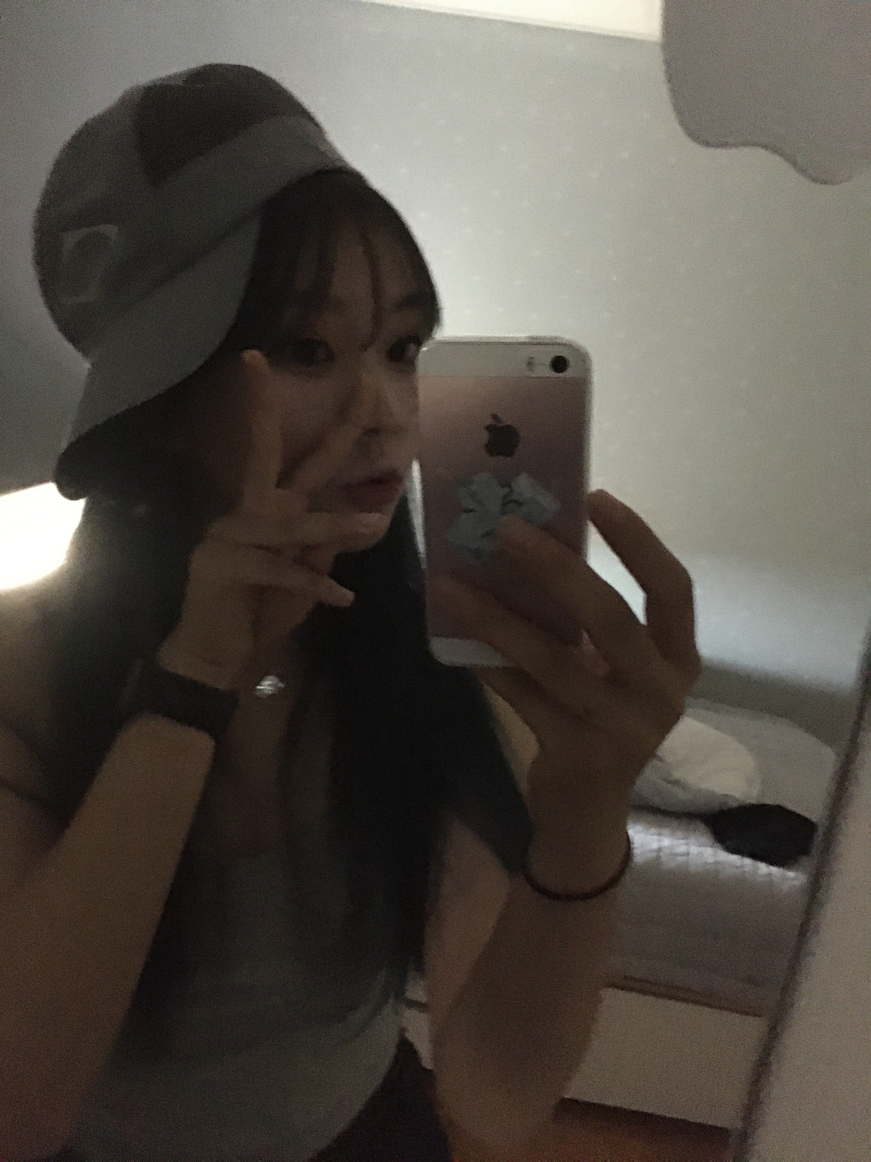 (W) Mischief Rhombus Running Cap Khaki Grey 착용 스타일 - 2