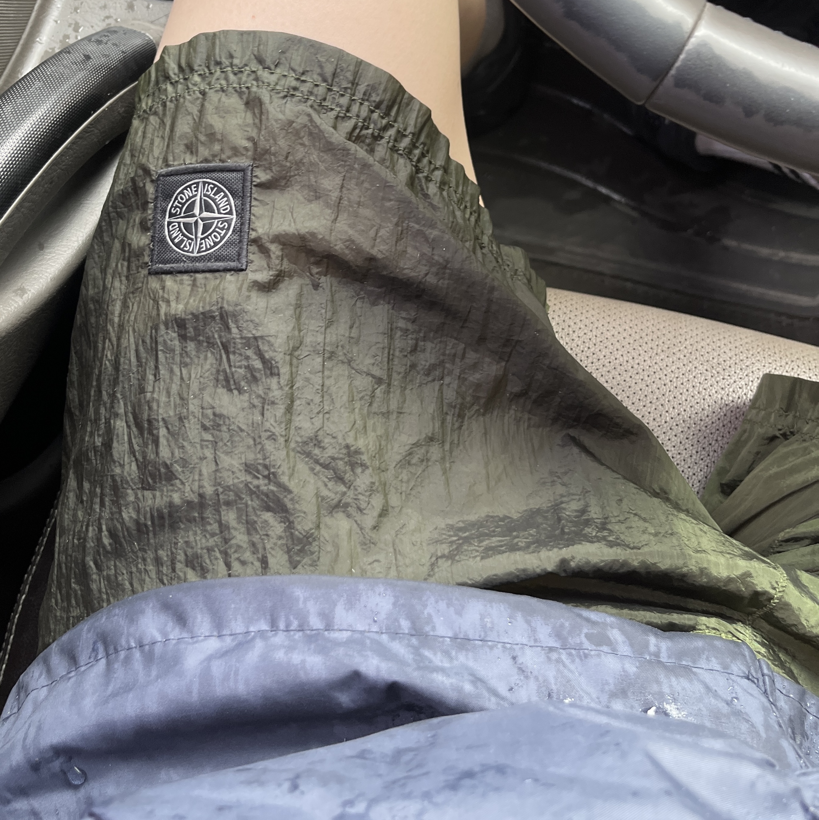 Stone Island B0943 Nylon Metal Swimming Trunk Olive Green - 22SS 착용 스타일