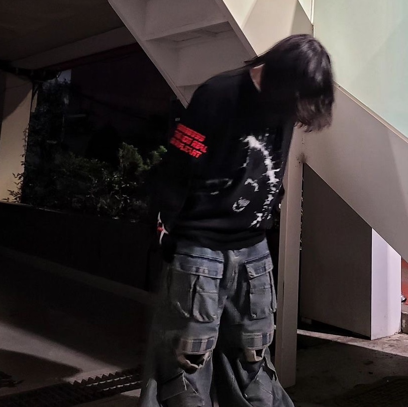 [KREAM 단독] Ourpas 061 Hell Runner Long Sleeve Black 착용 스타일 - 2