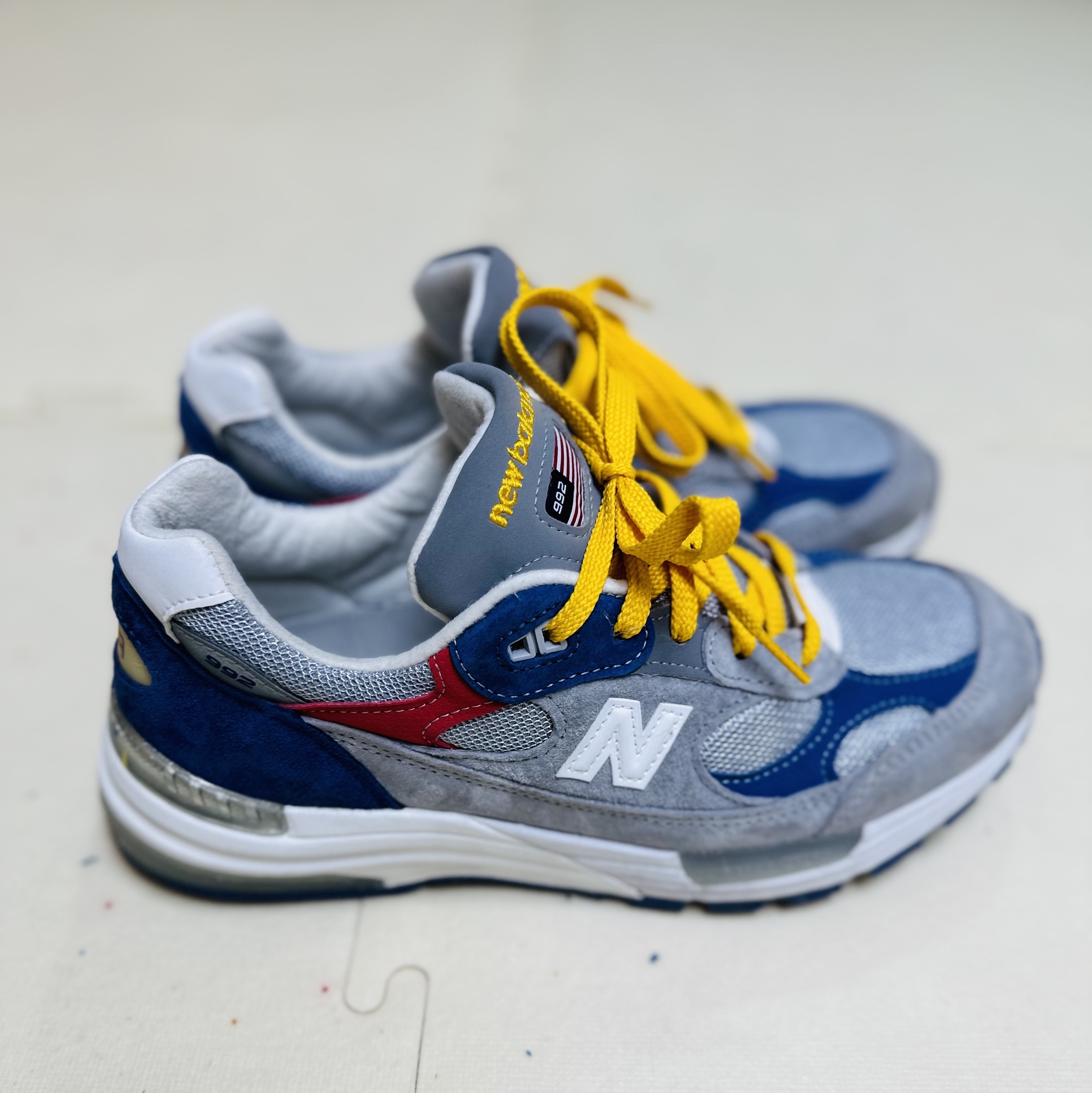New Balance x DTLR 992 Made in USA Varsity 착용 스타일 - 2