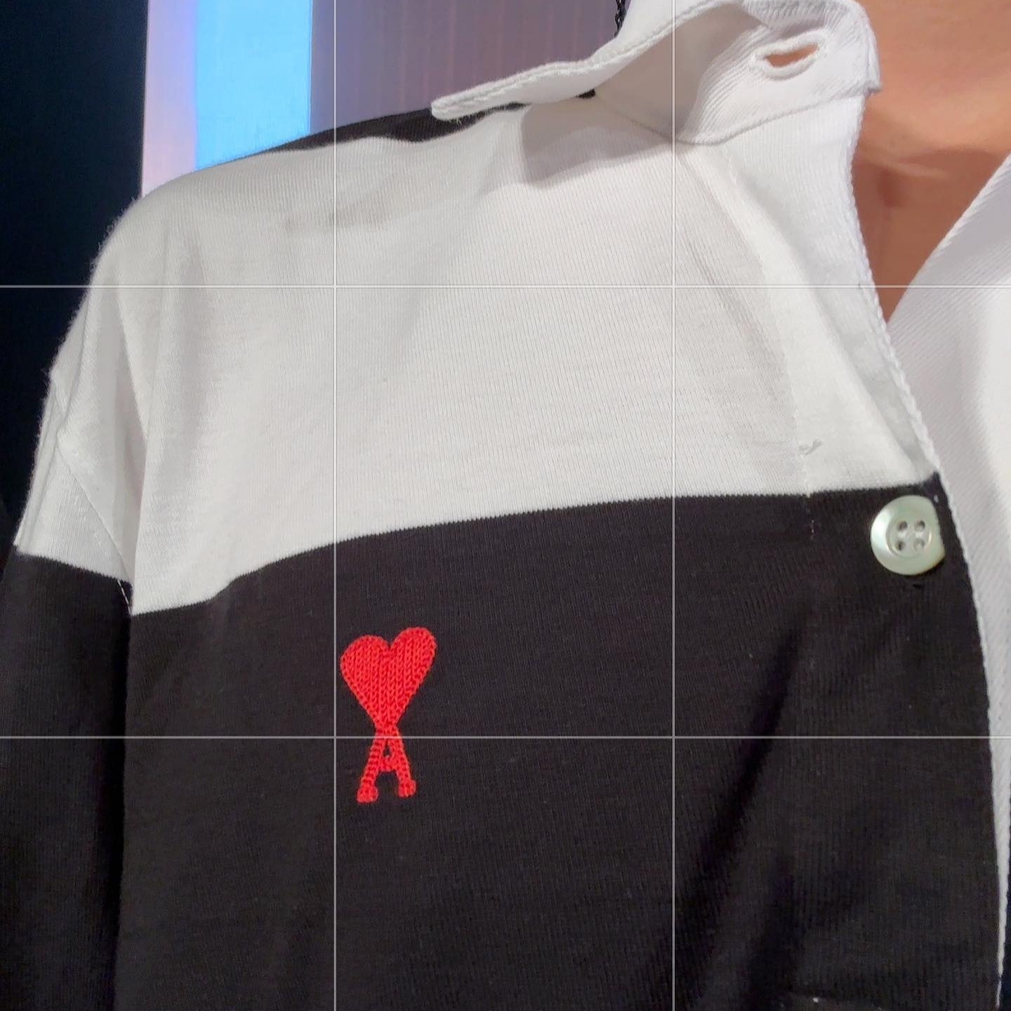 Ami De Coeur Striped Polo Shirt Black White 착용 스타일 - 2