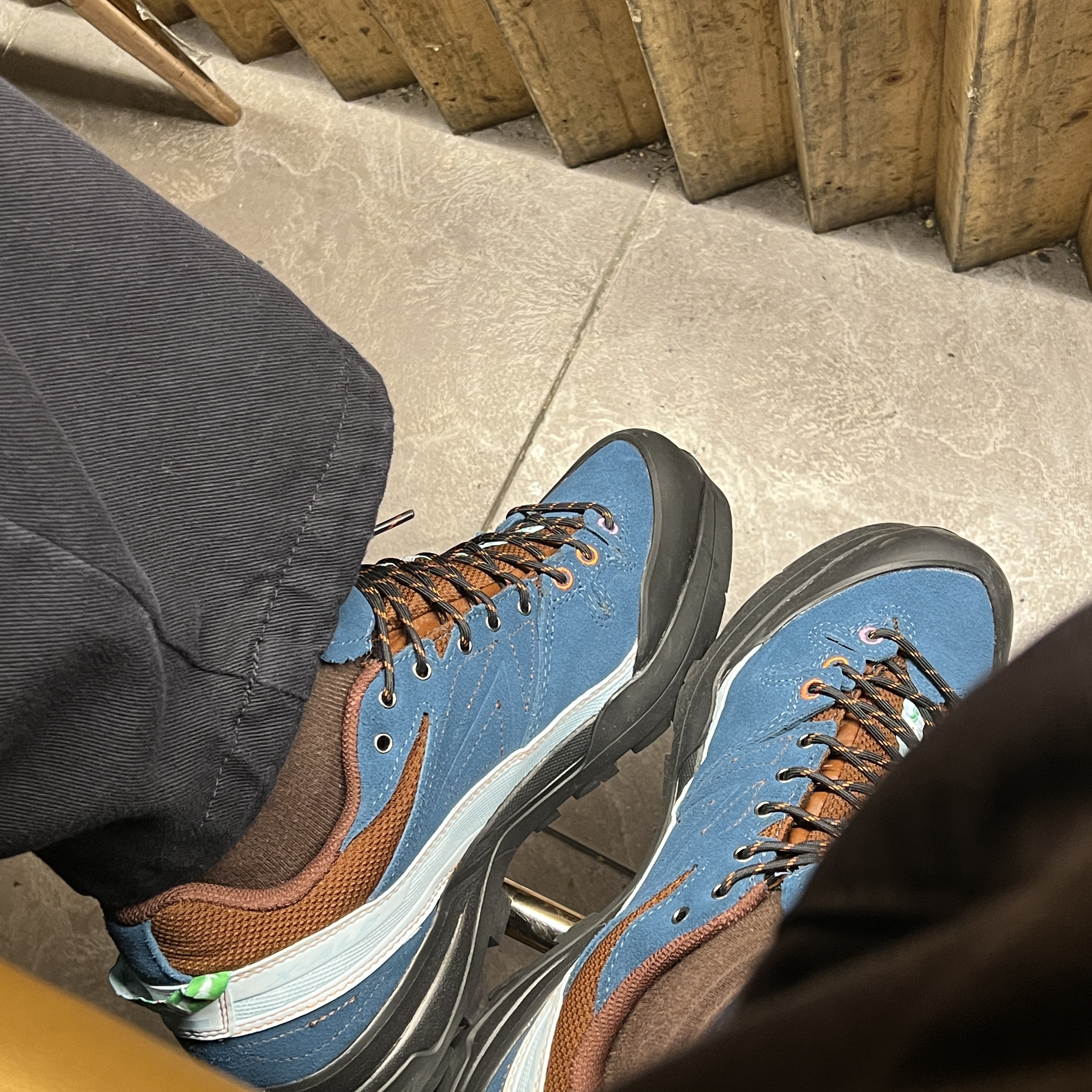 Salomon x The Broken Arm X-Desalpes GTX for TBA Blue 착용 스타일 - 3