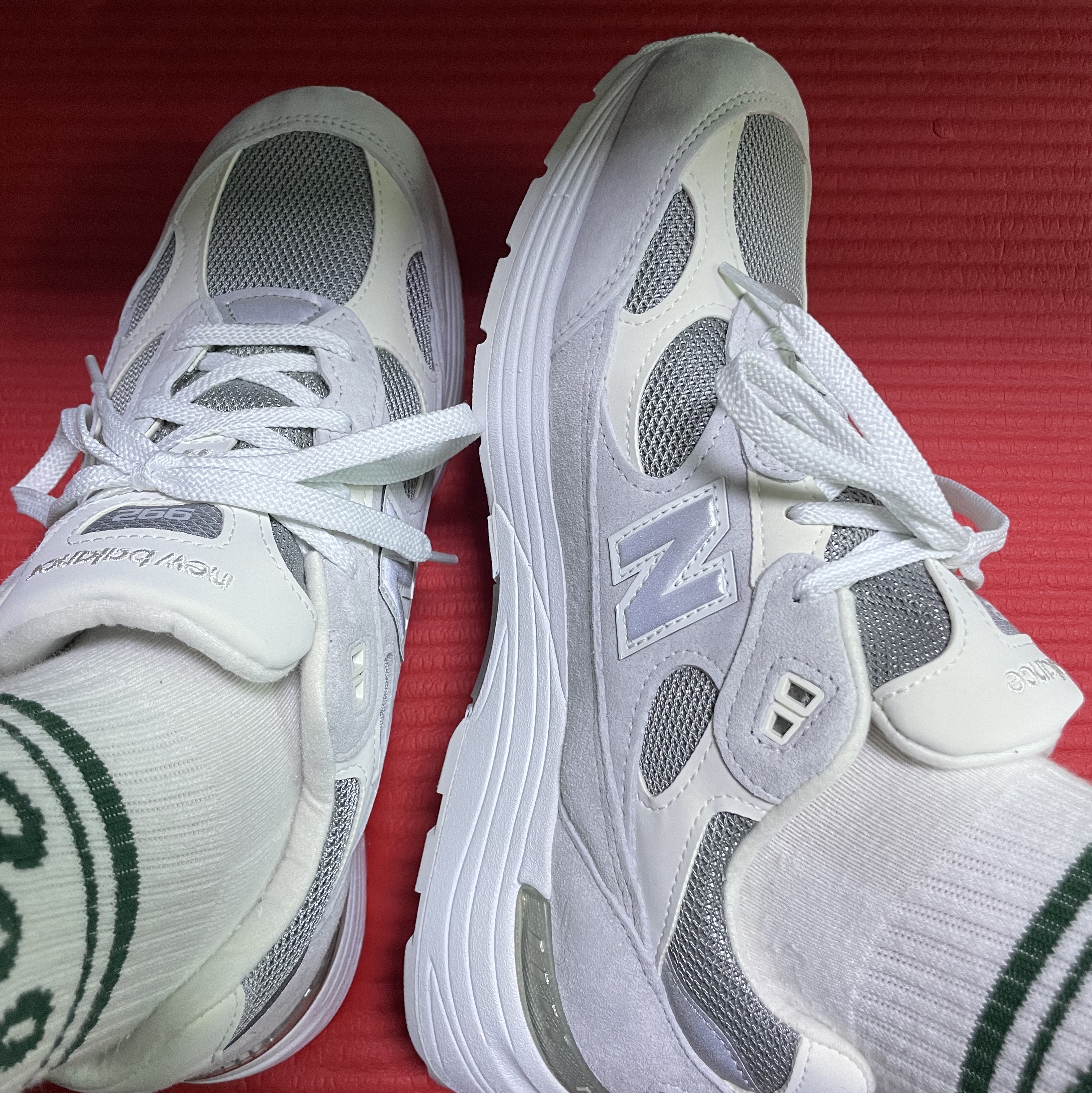 New Balance 992 Made in USA White Silver 착용 스타일