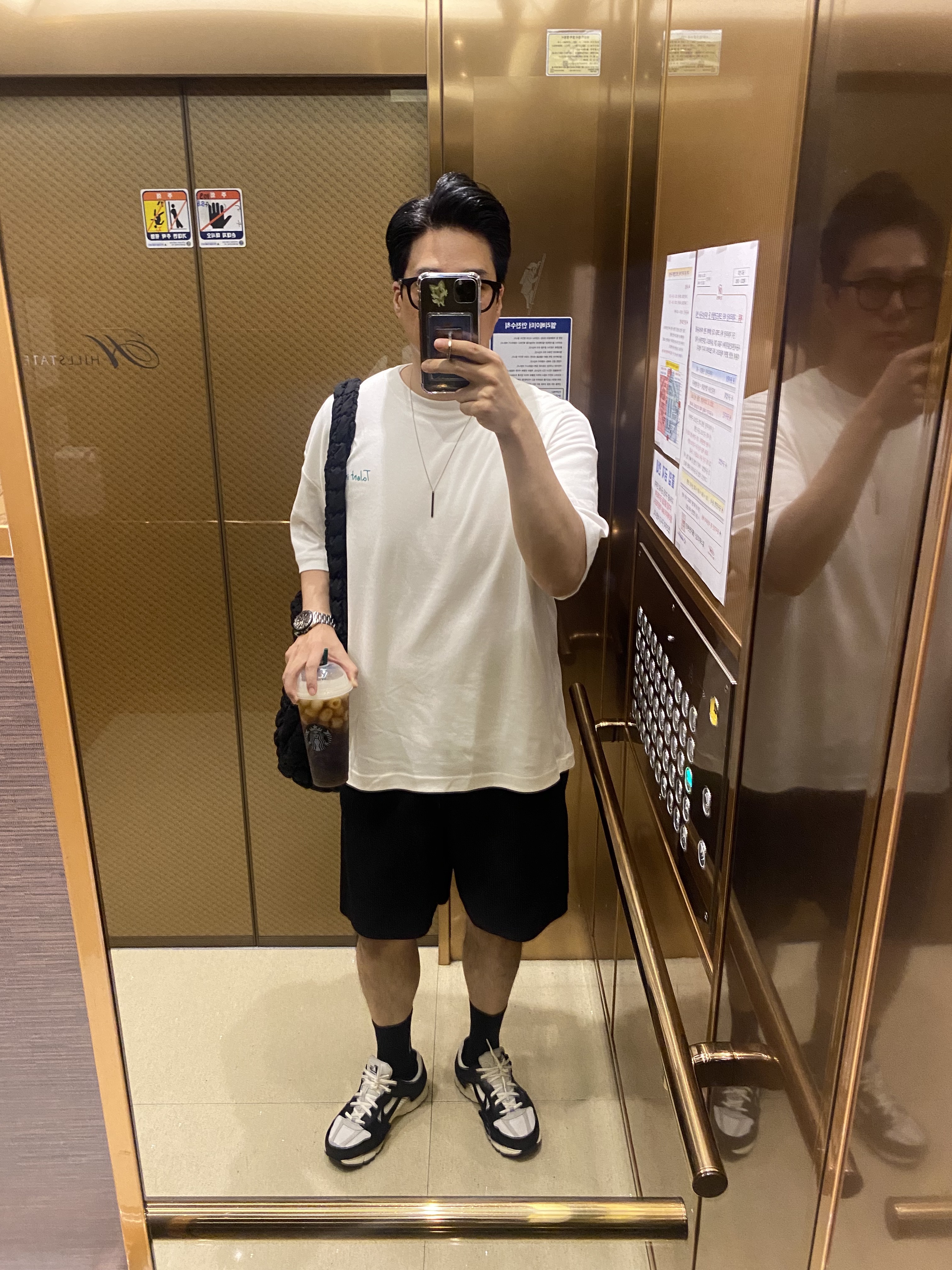 (W) Nike Zoom Vomero 5 Wolf Grey and Black 착용 스타일