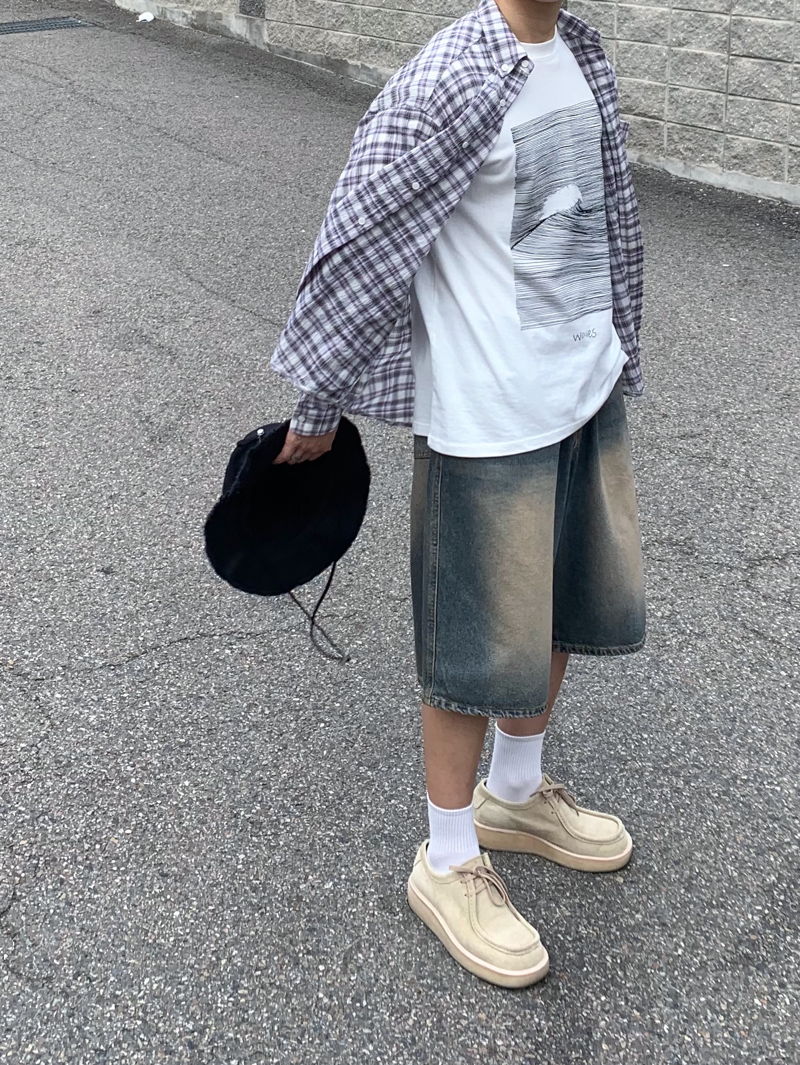 Jacquemus Le Bob Artichaut Bucket Hat Black 착용 스타일 - 3