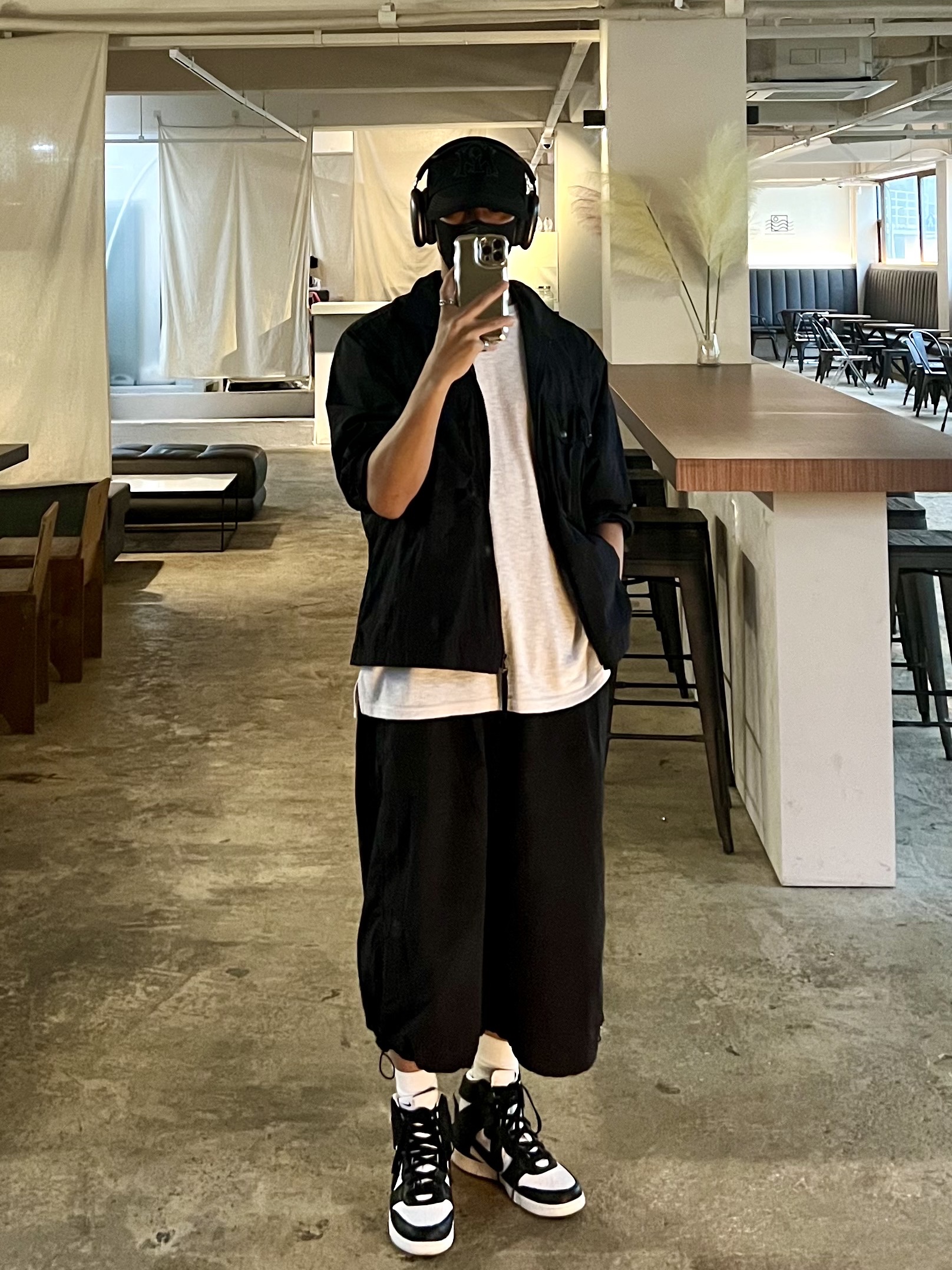 Apple AirPods Max Lightning Space Gray (Korean Ver.), Nike x Ambush Dunk High Black 착용 스타일
