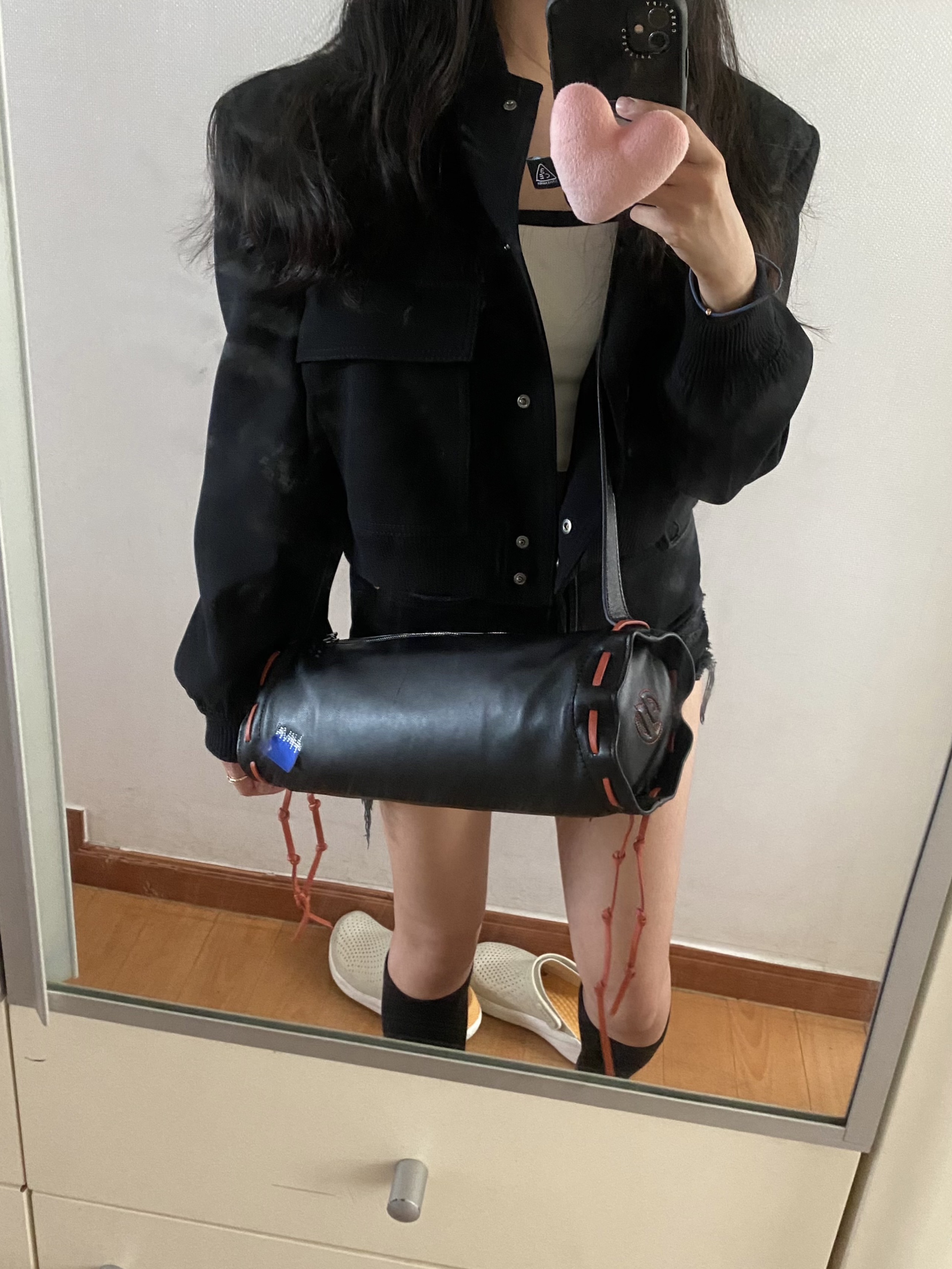 Ader Error x Zara Stitch Leather Crossbody Bag Black 착용 스타일