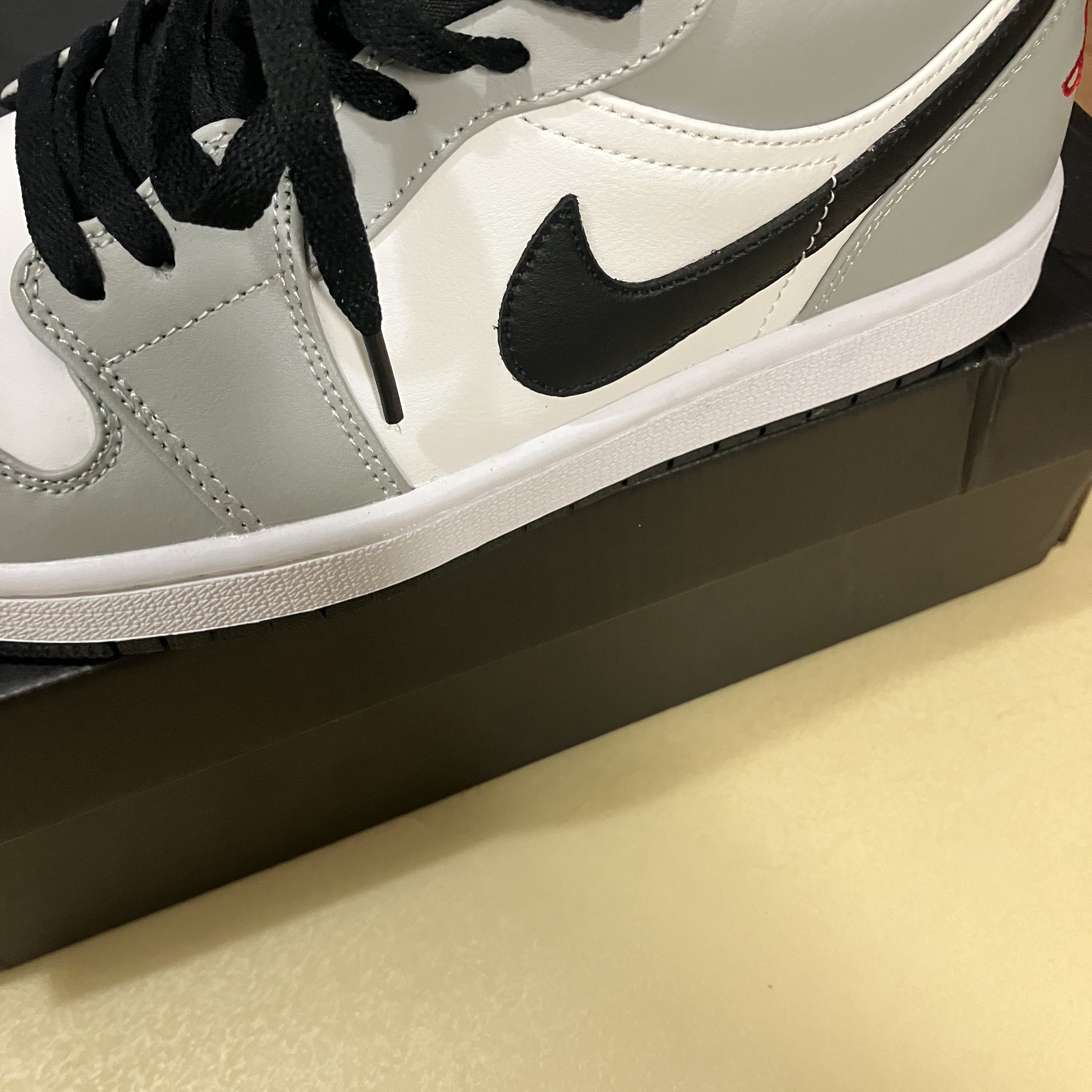 Jordan 1 Low Light Smoke Grey 착용 스타일 - 3