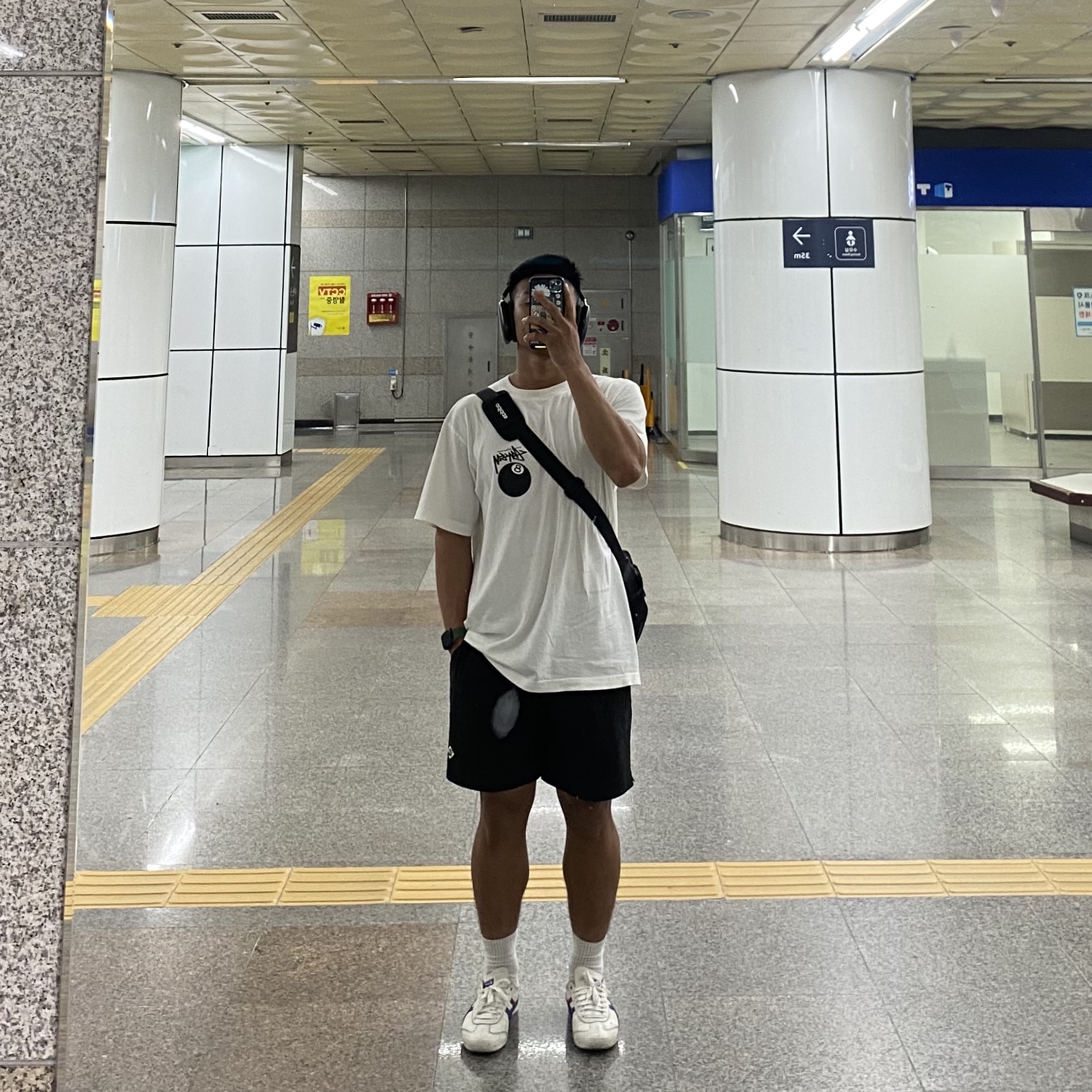 Stussy 8 Ball Pigment Dyed T-Shirt Natural - 22SS, Onitsuka Tiger Mexico 66 White Dark Blue 착용 스타일